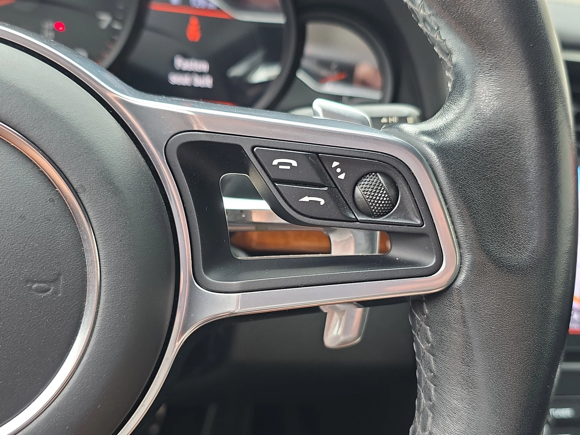 mph020_4012110223_b6df3c07fc2ae2dd33476501290460f8x_9deb4ad6e9