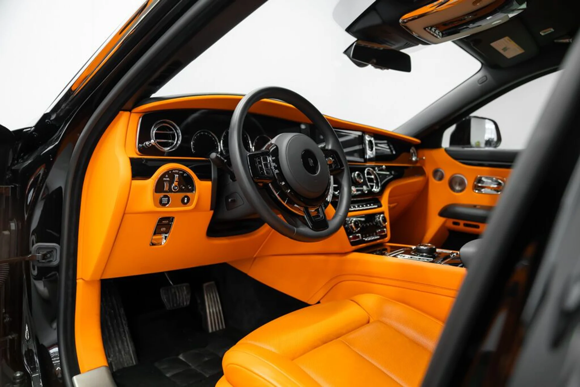 mph020_4017905135_rolls_royce_ghost_2021_jpg_v_1754355020_4e63b00dde