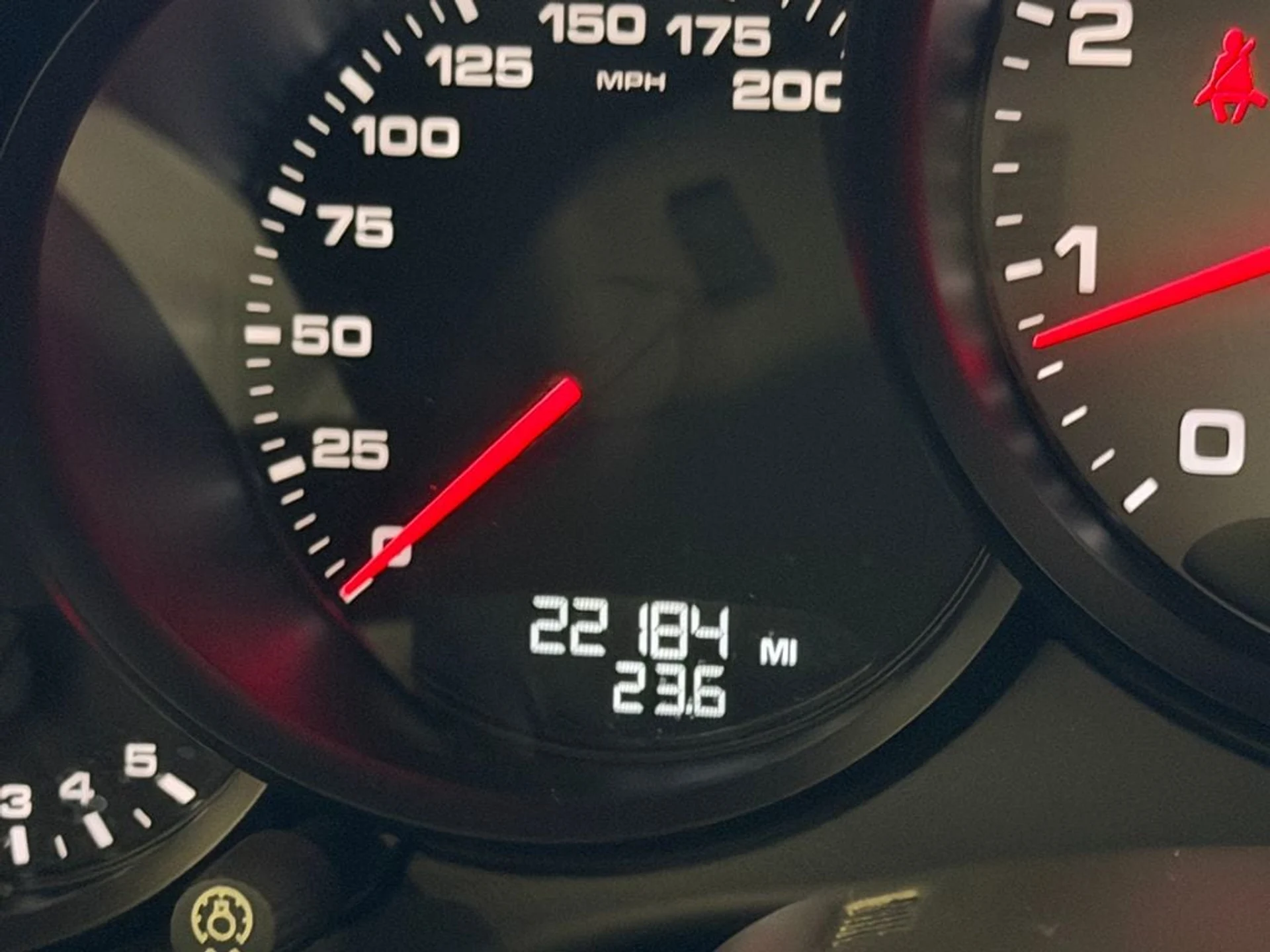 mph020_402365300_3eb1f3572d2d738f8443ba3b31dbe2cbx_c4a36307e5