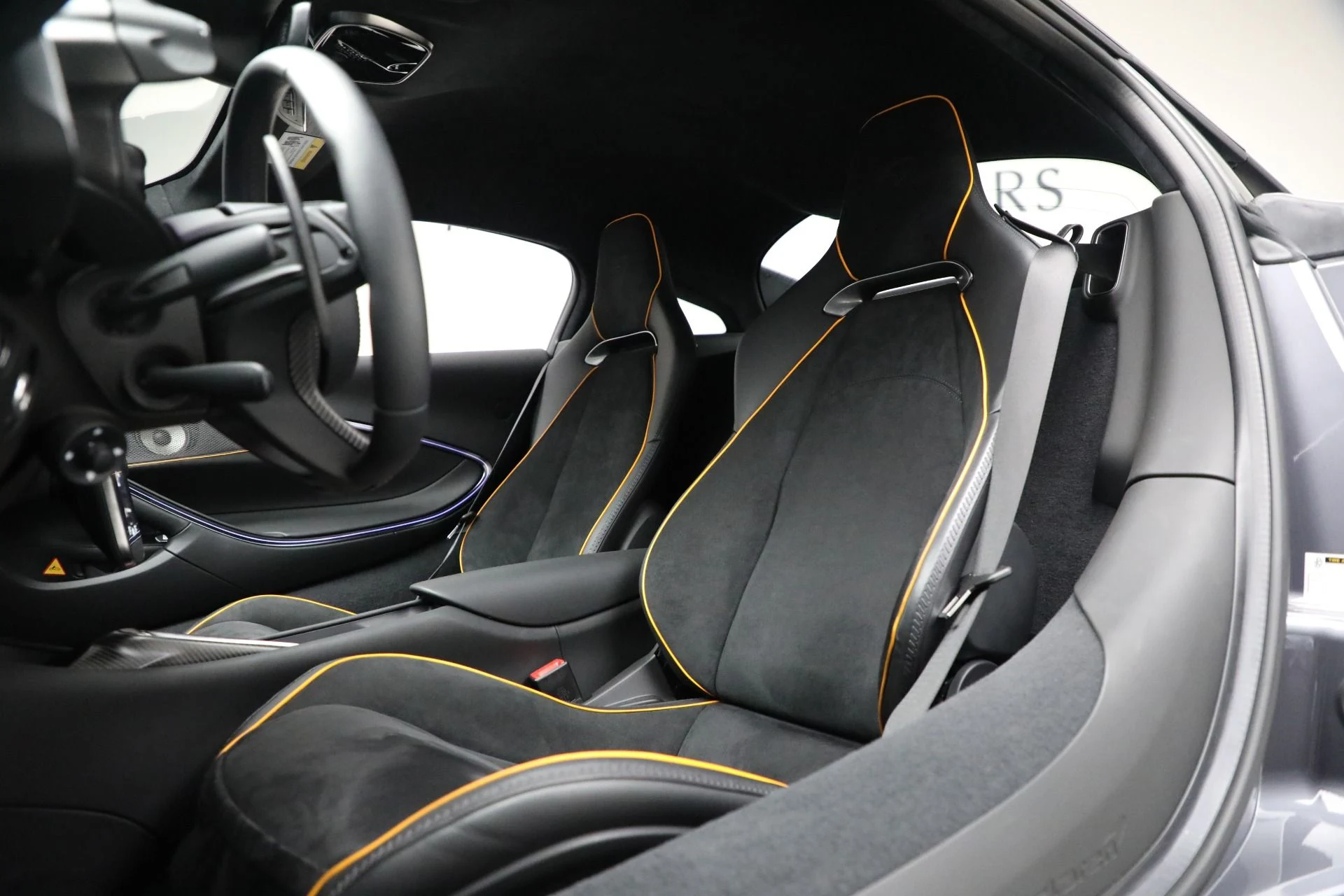 mph020_4030037139_Used_2024_Mc_Laren_Artura_Vision_26ce04d991