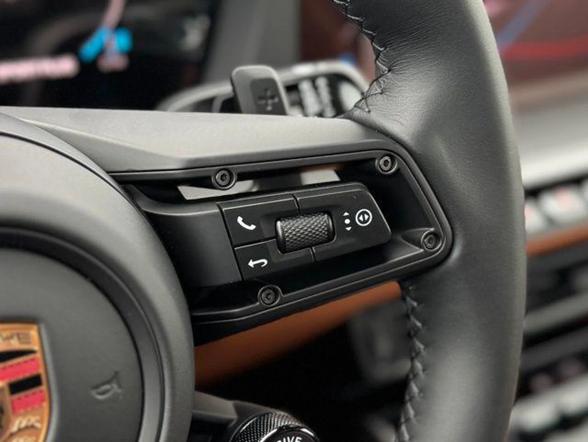 mph020_4030996128_IV_49_EP_Rj_Y_lbewsbjd_Qoyr_lf_BY_1a34634d38