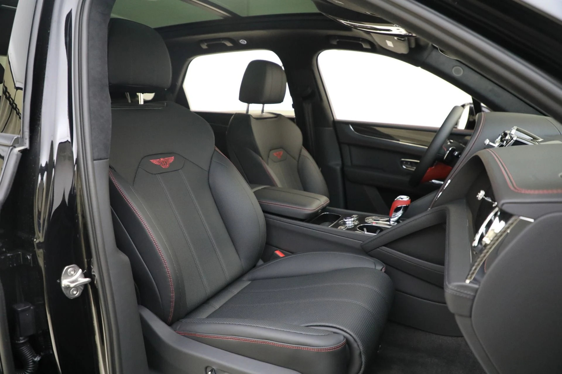 mph020_4031156075_Used_2024_Bentley_Bentayga_V8_1439c78667