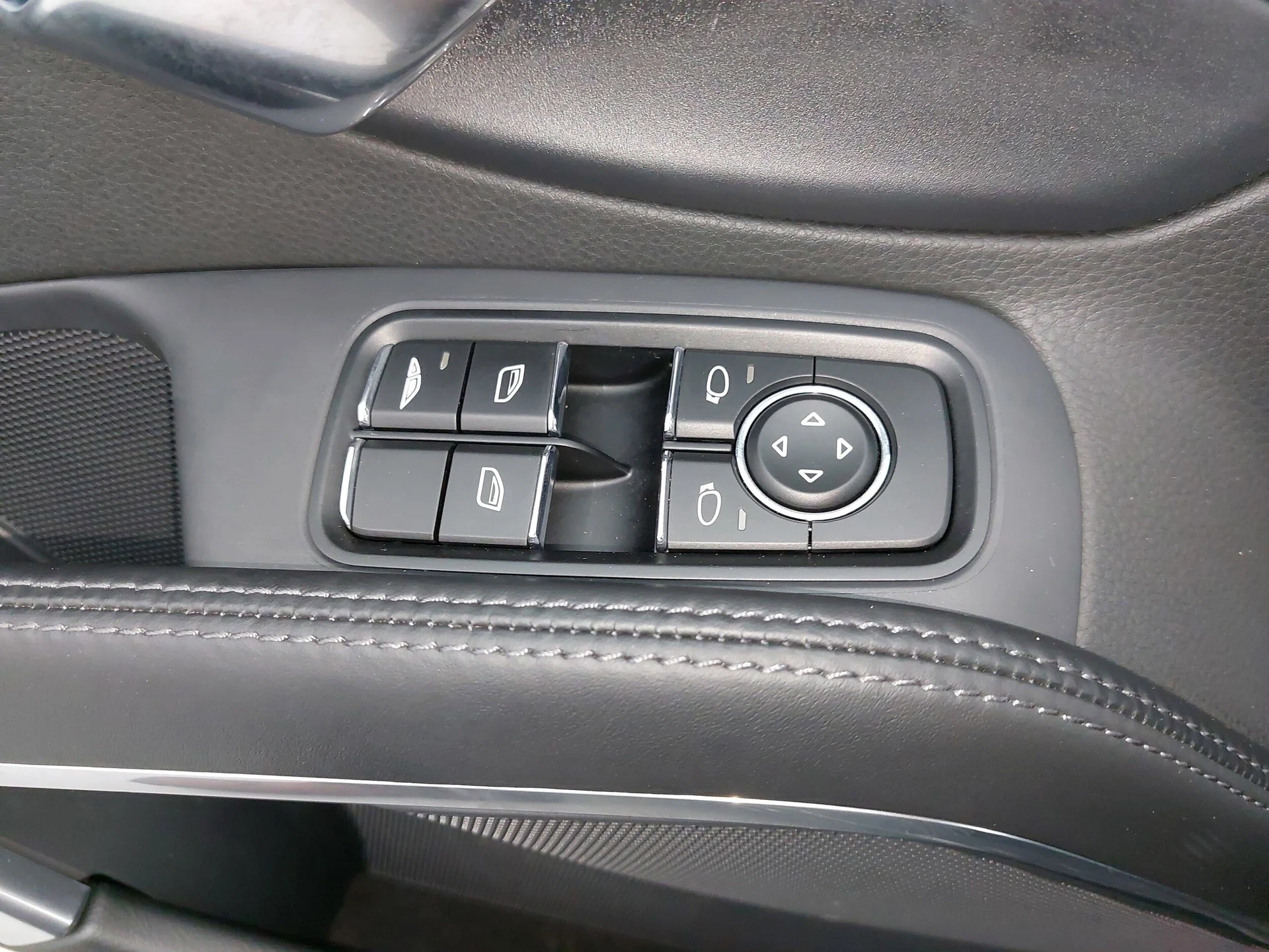 mph020_4038270127_4b6844340f90716abdd868d87ef433dbx_591cf99dd2