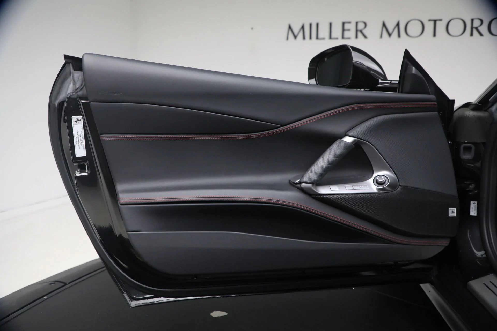 mph020_4043211056_Used_2019_Ferrari_812_Superfast_1776270962_d49caadf8c