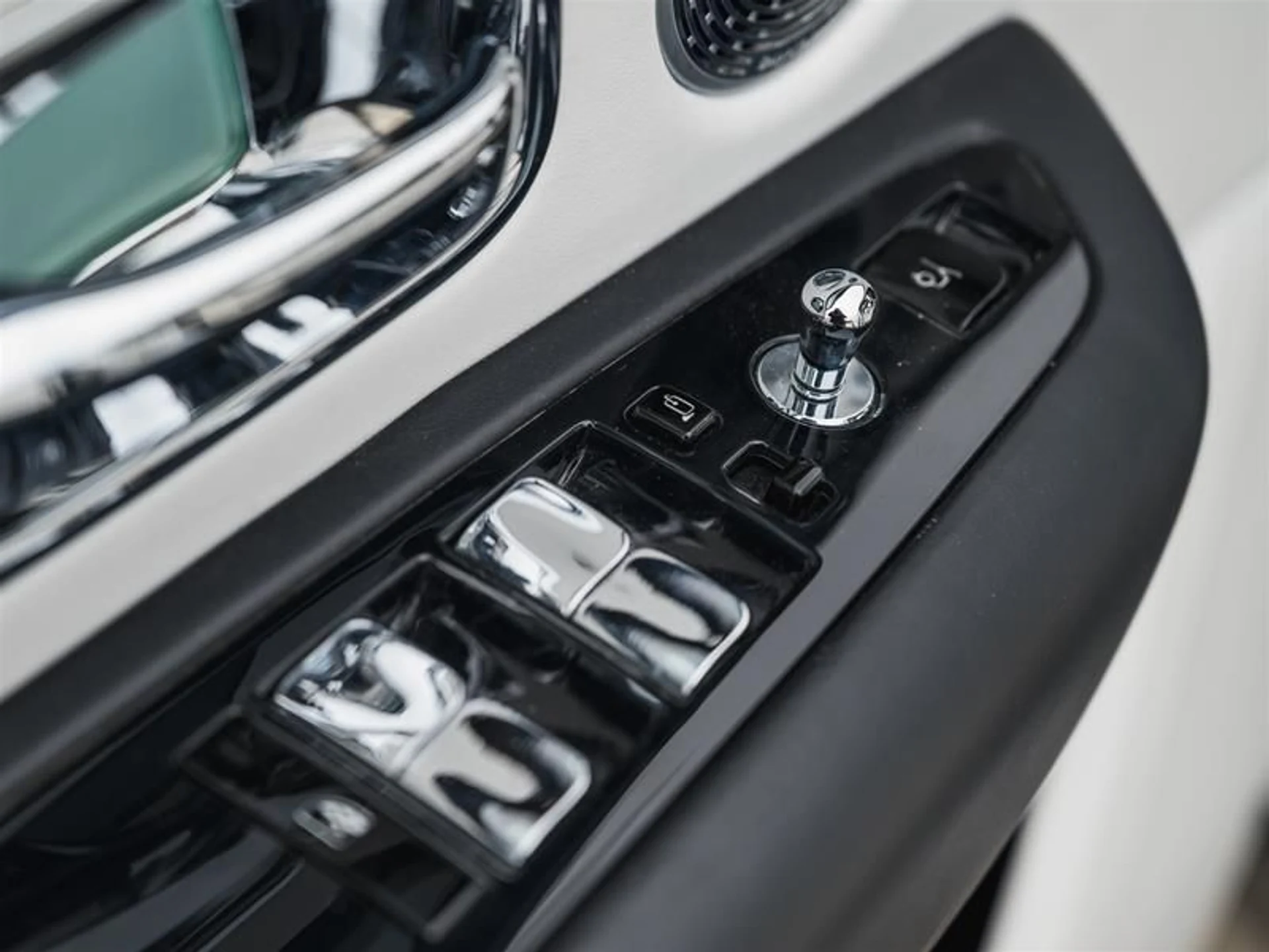 mph020_4046564538_rklwawho_dd99a900d5