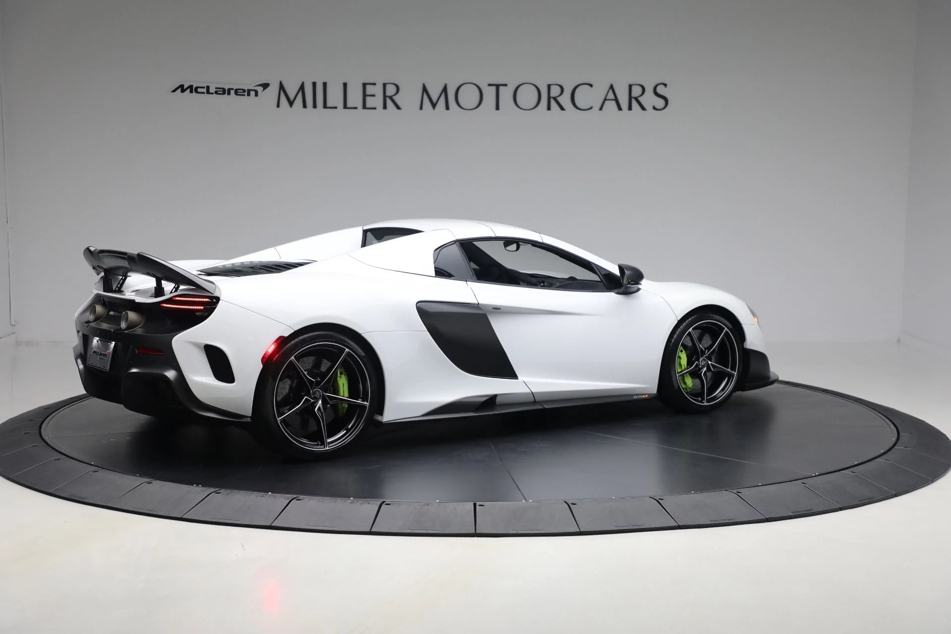 mph020_405045052_Used_2016_Mc_Laren_675_LT_Spider_530d51ea98
