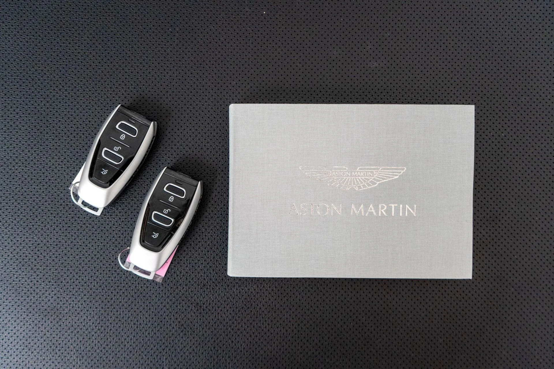 mph020_4052458883_Used_2023_Aston_Martin_DBX_707_1782508866_31051fdb6f