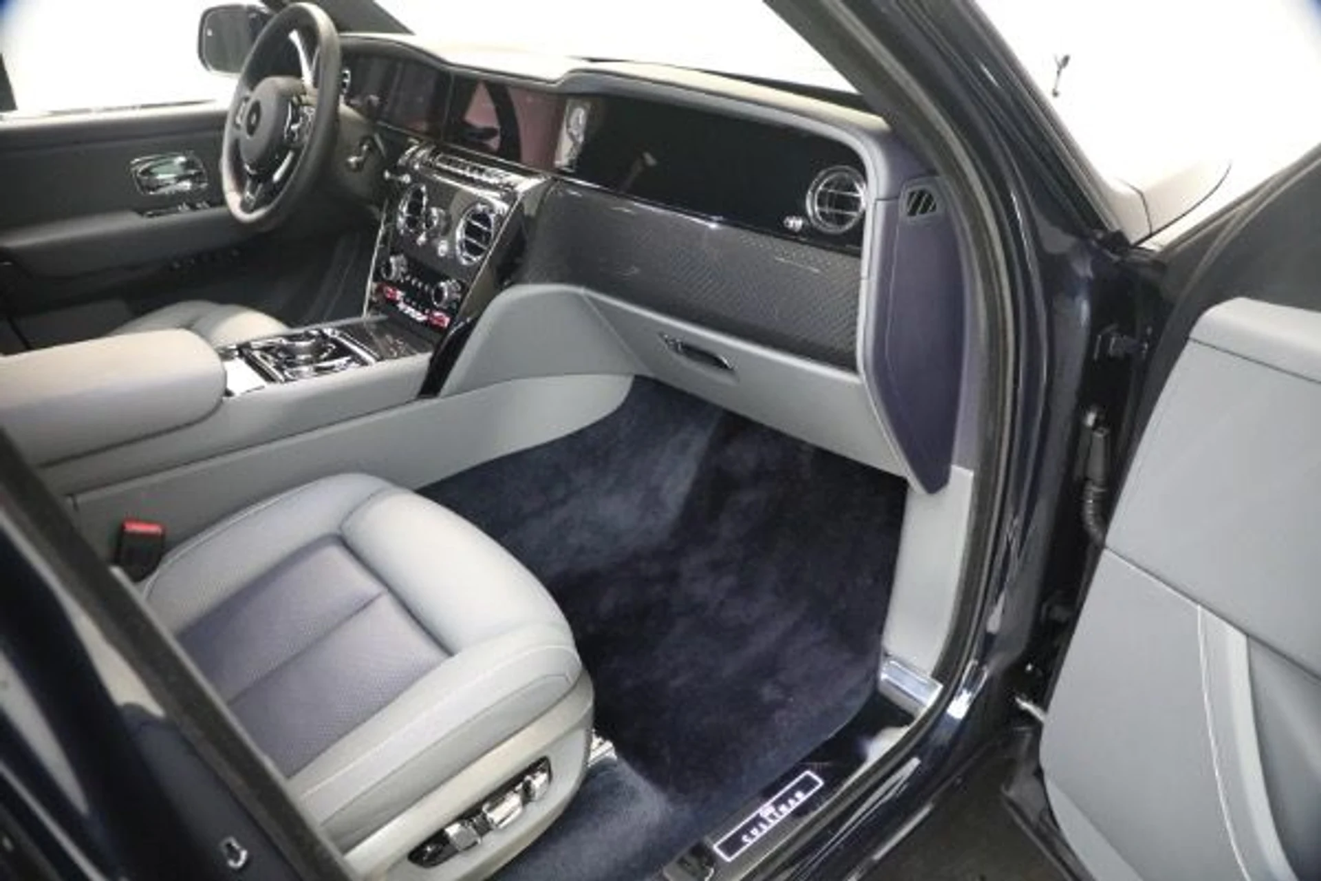 mph020_4053396678_Used_2025_Rolls_Royce_Black_Badge_Cullinan_e4f33da11a