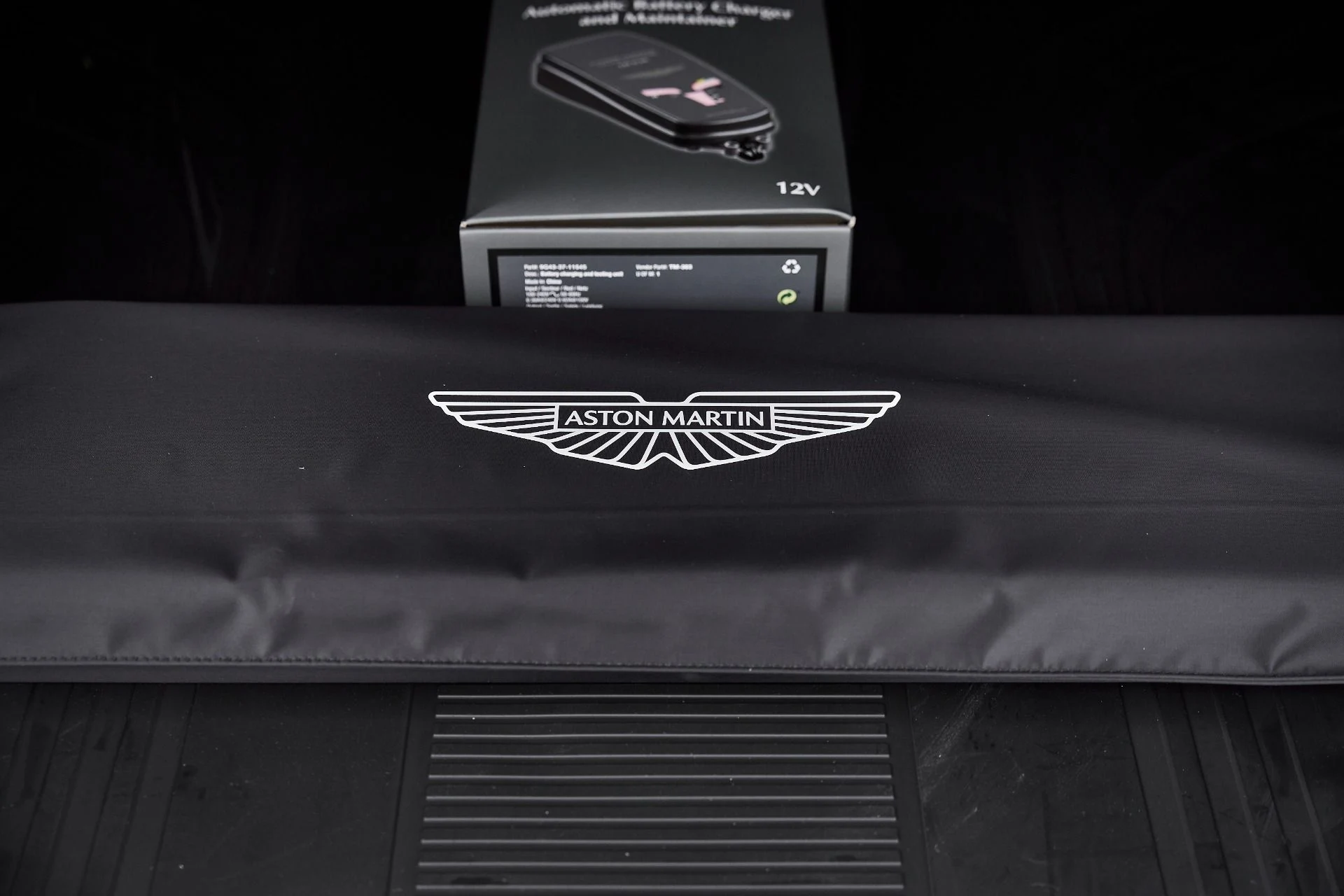 mph020_4053589345_Used_2025_Aston_Martin_DBX_707_1766785302_237e25024f