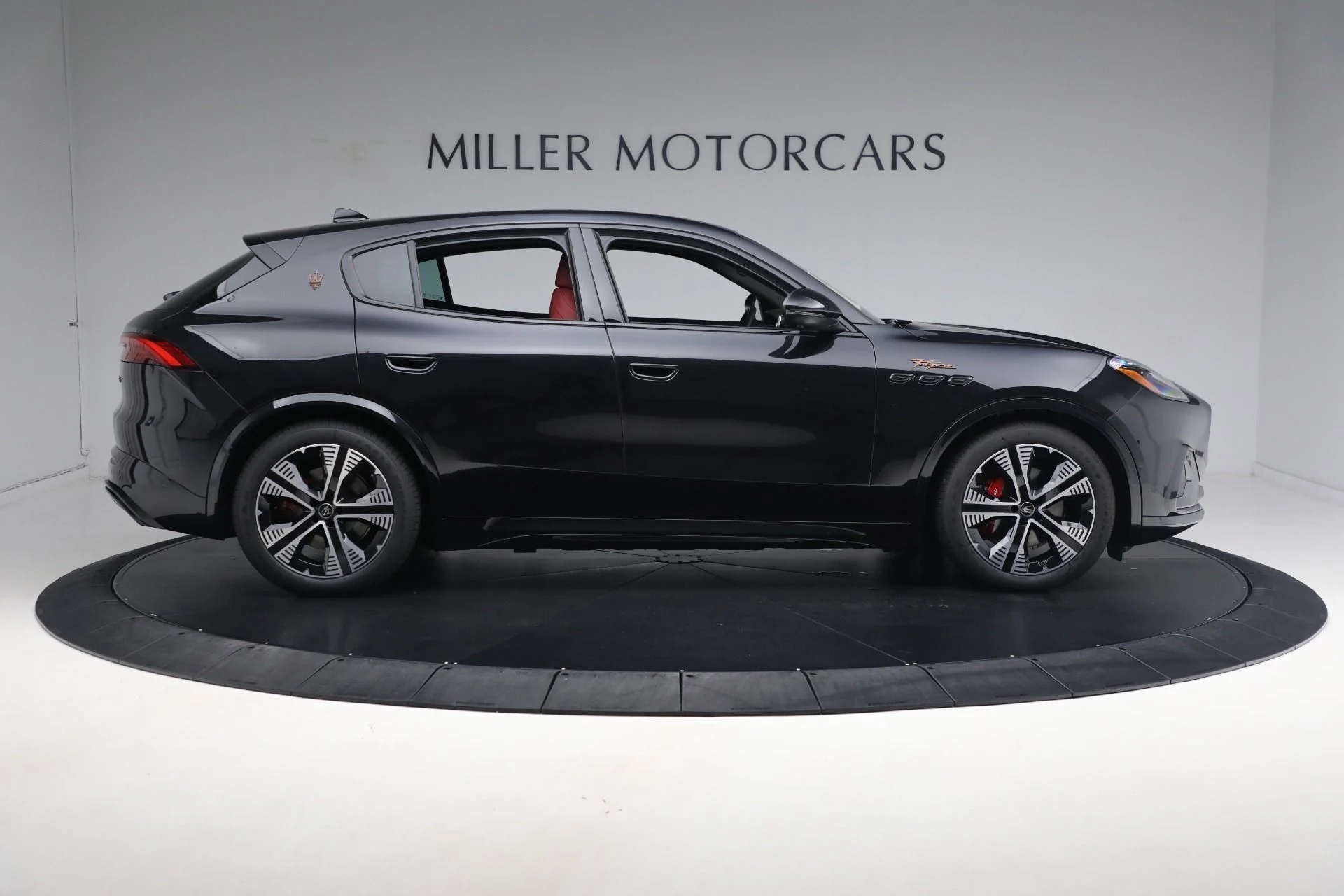 mph020_4062847994_New_2025_Maserati_Grecale_Folgore_73f8d6e0d3