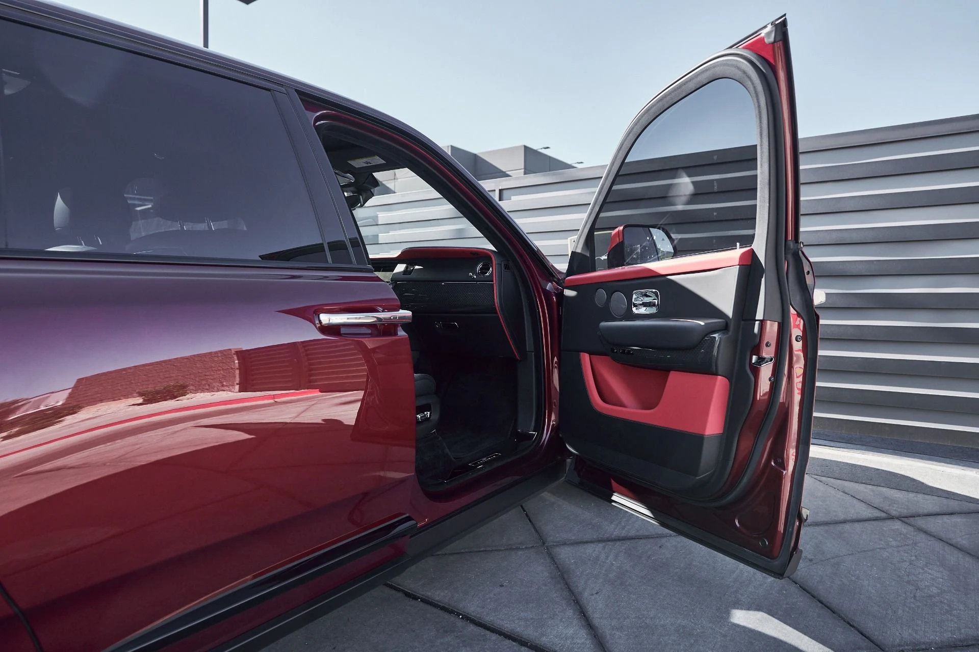 mph020_4066530878_Used_2022_Rolls_Royce_Cullinan_Black_Badge_1764038714_c5a0f683bb