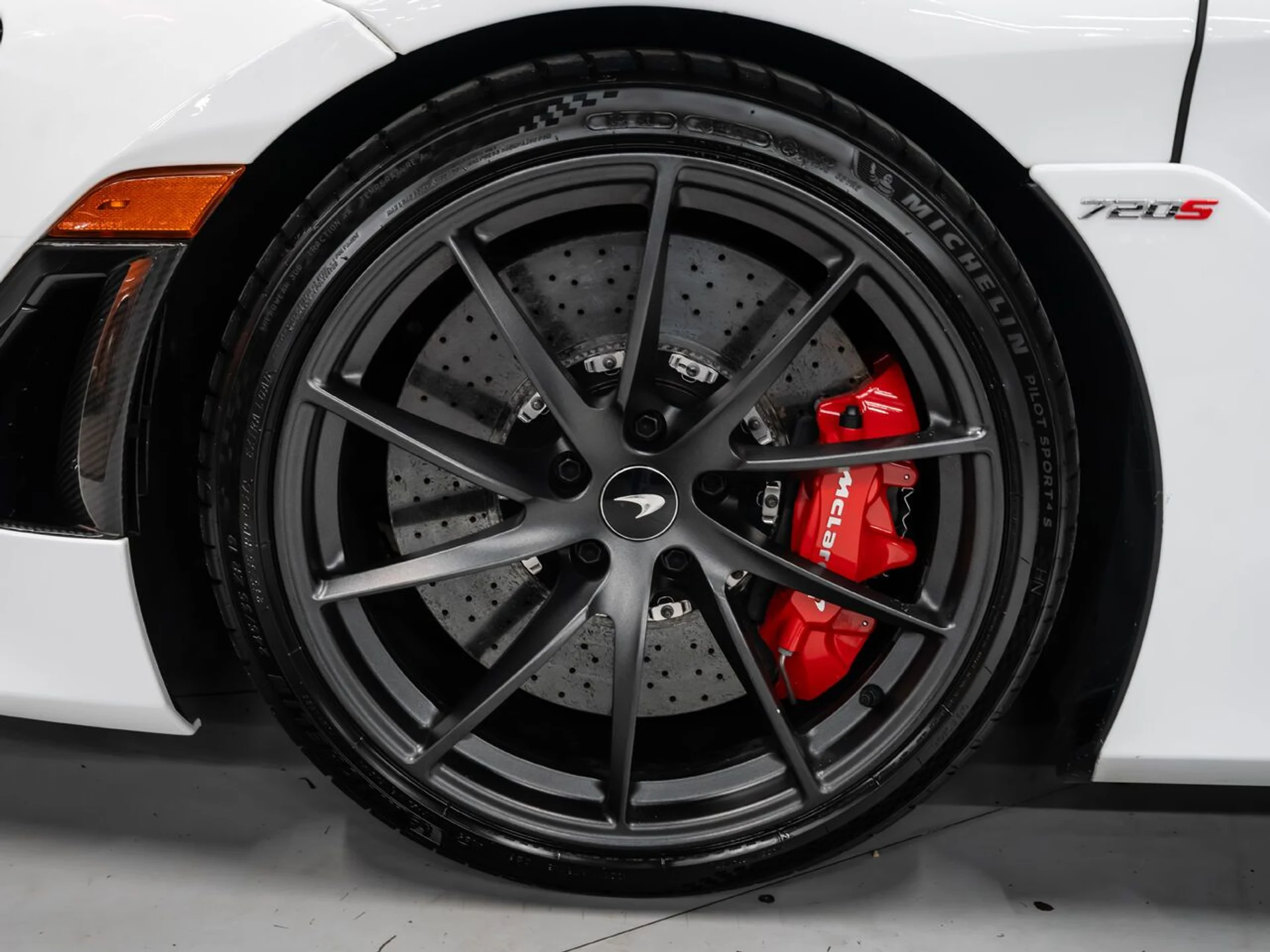 mph020_4068258789_mclaren_720s_2019_4dad64754b