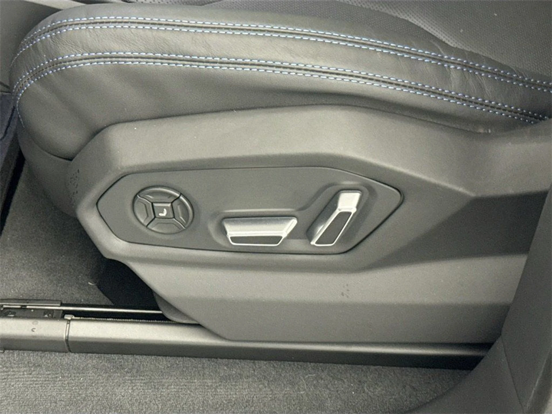 mph020_4070976958_49cea4809806c9f471c14c74ddf35f05_377ec700e7