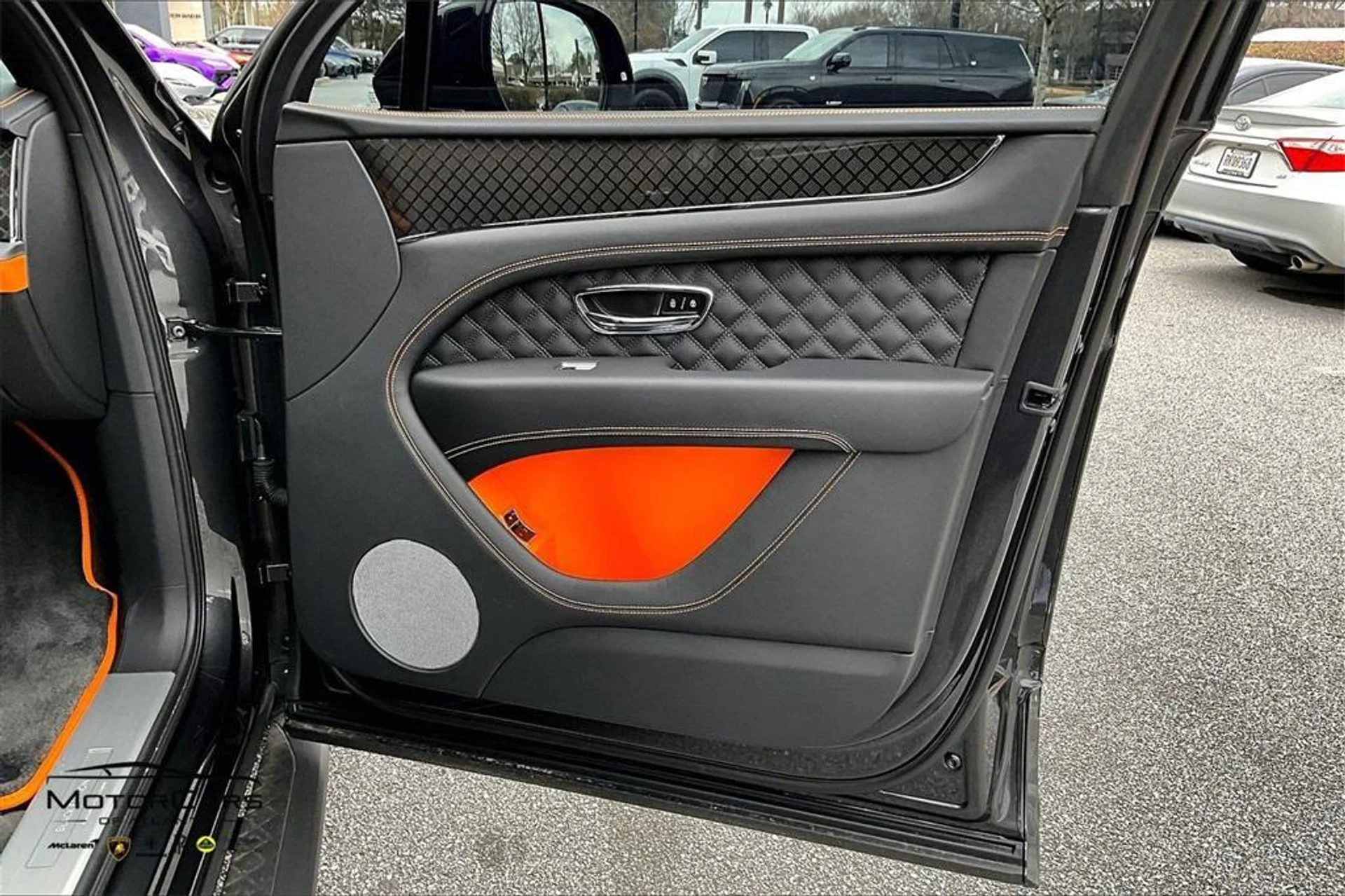 mph020_4075257923_1yoco_D2_J_Ip7g_UE_4v_th8w_LS_8_TCQ_27d7ecaffe