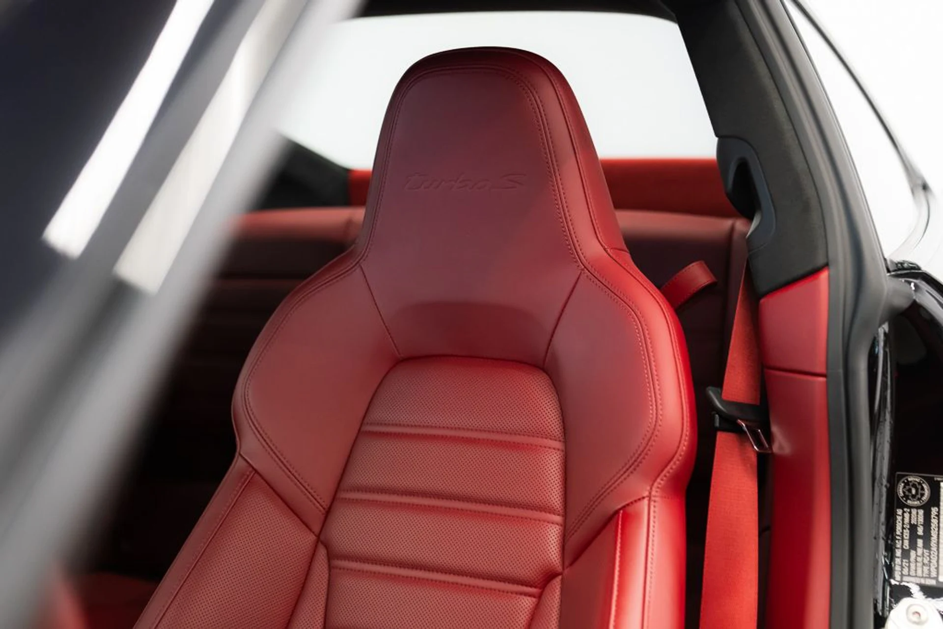 mph020_4083138510_porsche_911_2021_jpg_v_1776180195_8373c8e2df