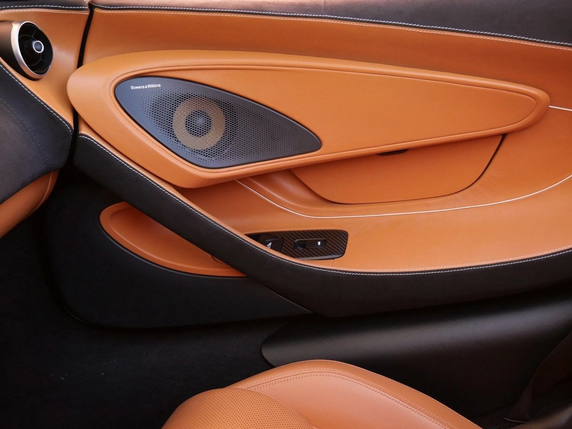 mph020_4090372976_598f815551379f65954ee9db50495254x_cd08b999c4