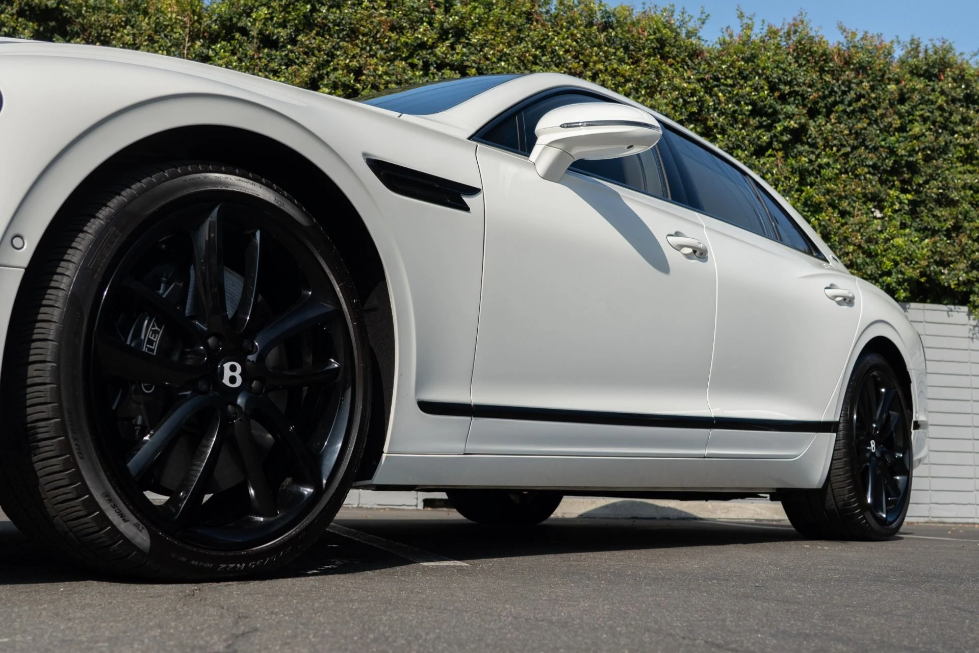 mph020_4097026798_Used_2024_Bentley_Flying_Spur_Edition_8_1757964716_4f3f2b1687