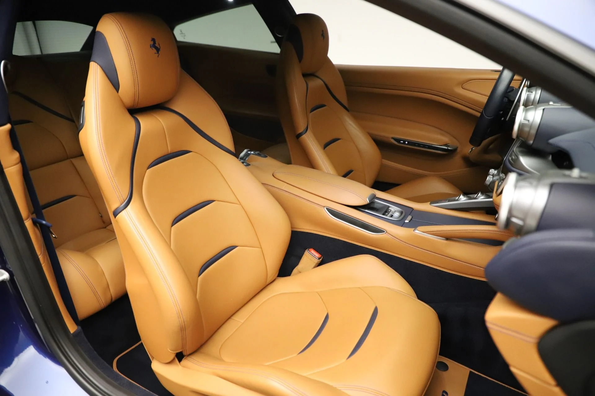 mph020_4100696814_Used_2017_Ferrari_GTC_4_Lusso_1747161602_1faa259cfb