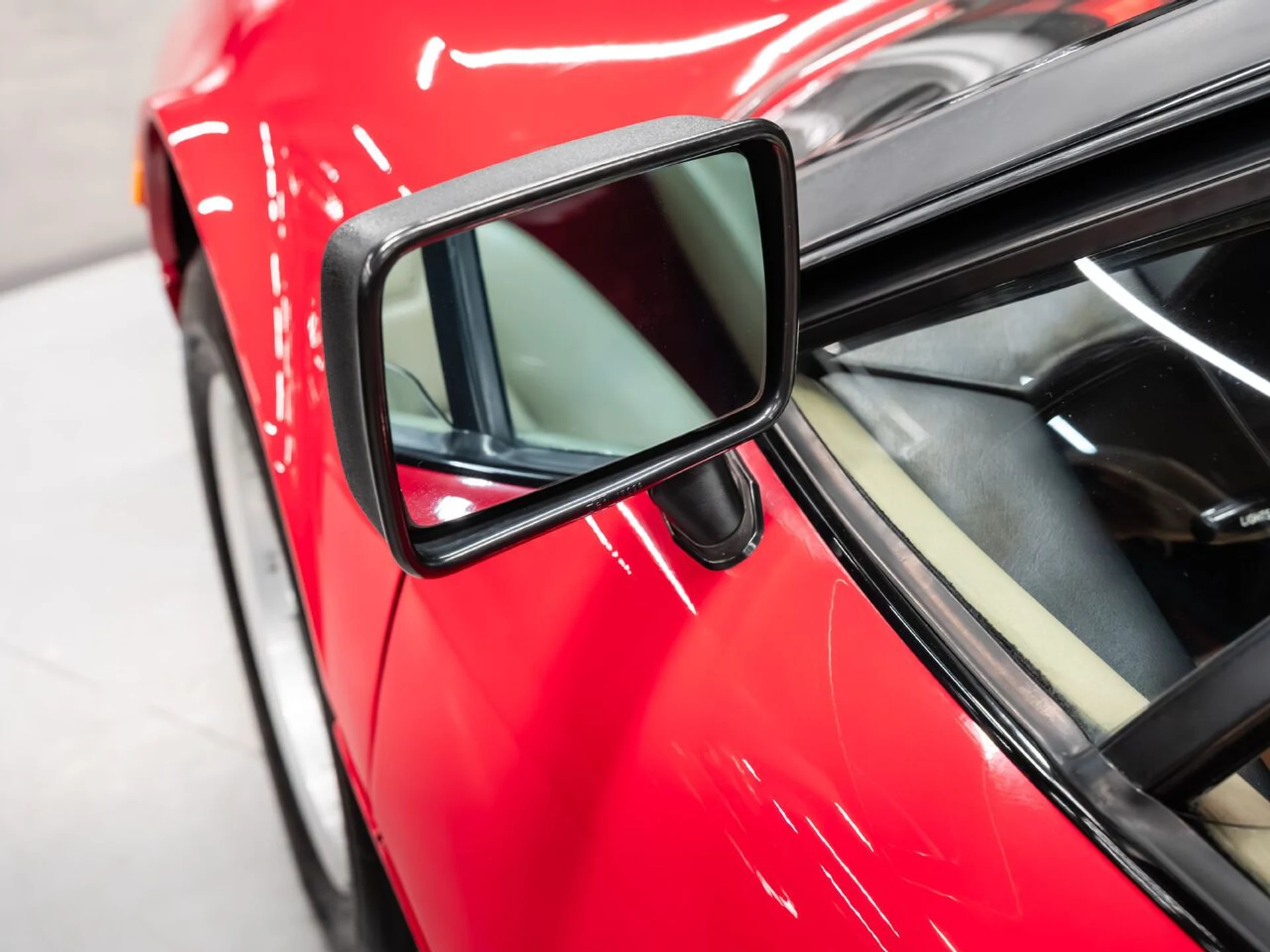 mph020_410176486_ferrari_308_gtsi_1982_2f12d5d3f8