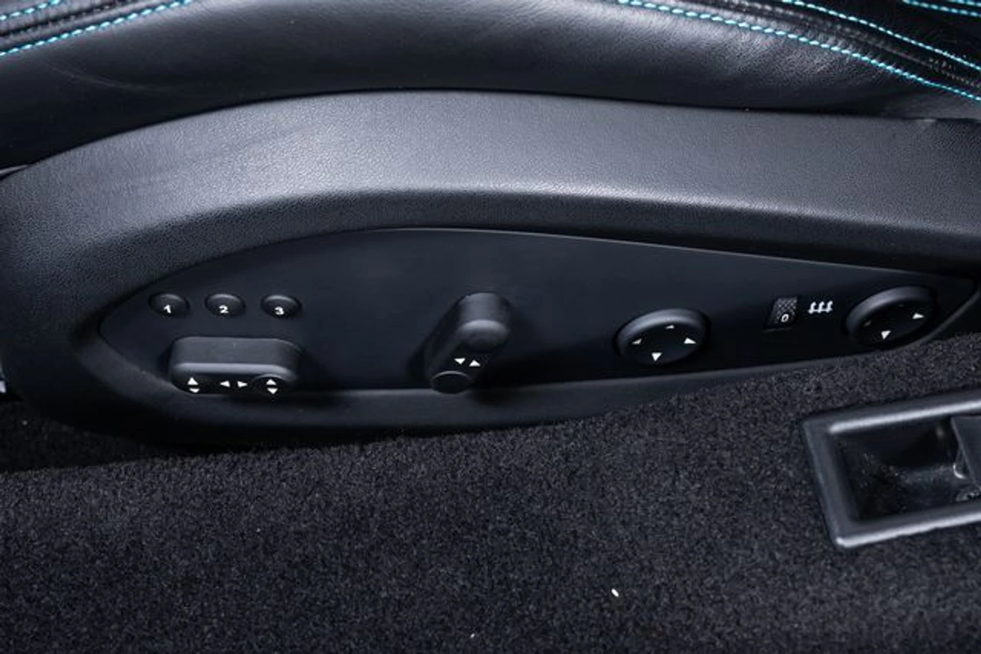 mph020_4102133470_b8b3658cf7f81623b1b99ccf02661e0dx_1e245630ff