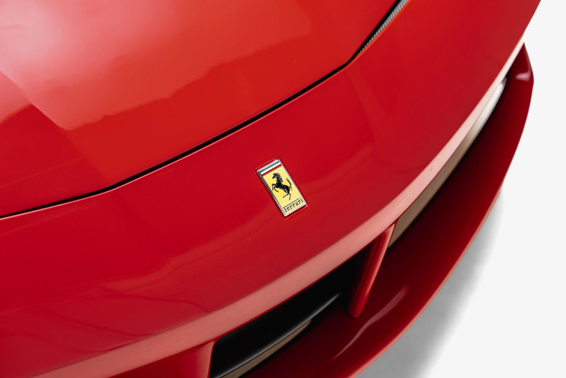 mph020_4103355794_Used_2018_Ferrari_488_GTB_1784764926_c0a78bb9fe