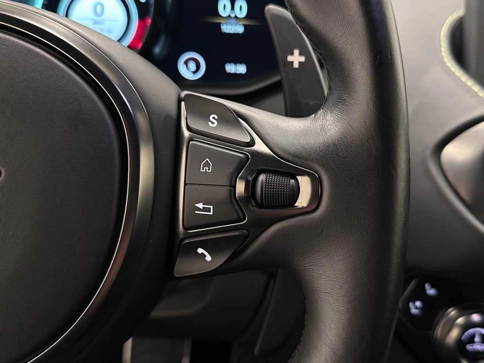 mph020_4104663763_VYGP_Bqiwza_MC_4_UL_1gs_Z3wd2_Yljo_39a175a35d