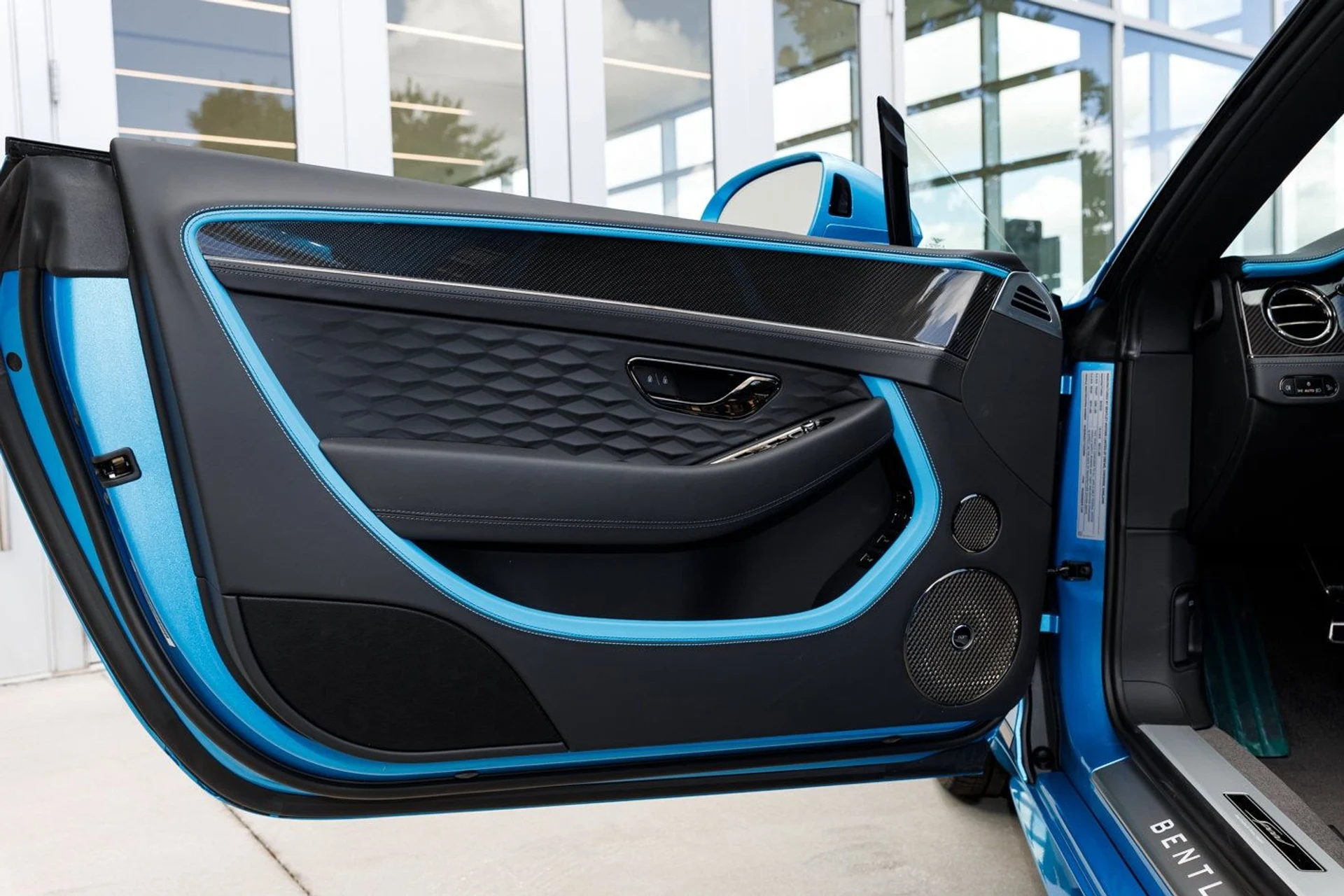 mph020_4105472263_2b3309716894b37a15e9ee3ae8e704bex_c115782021