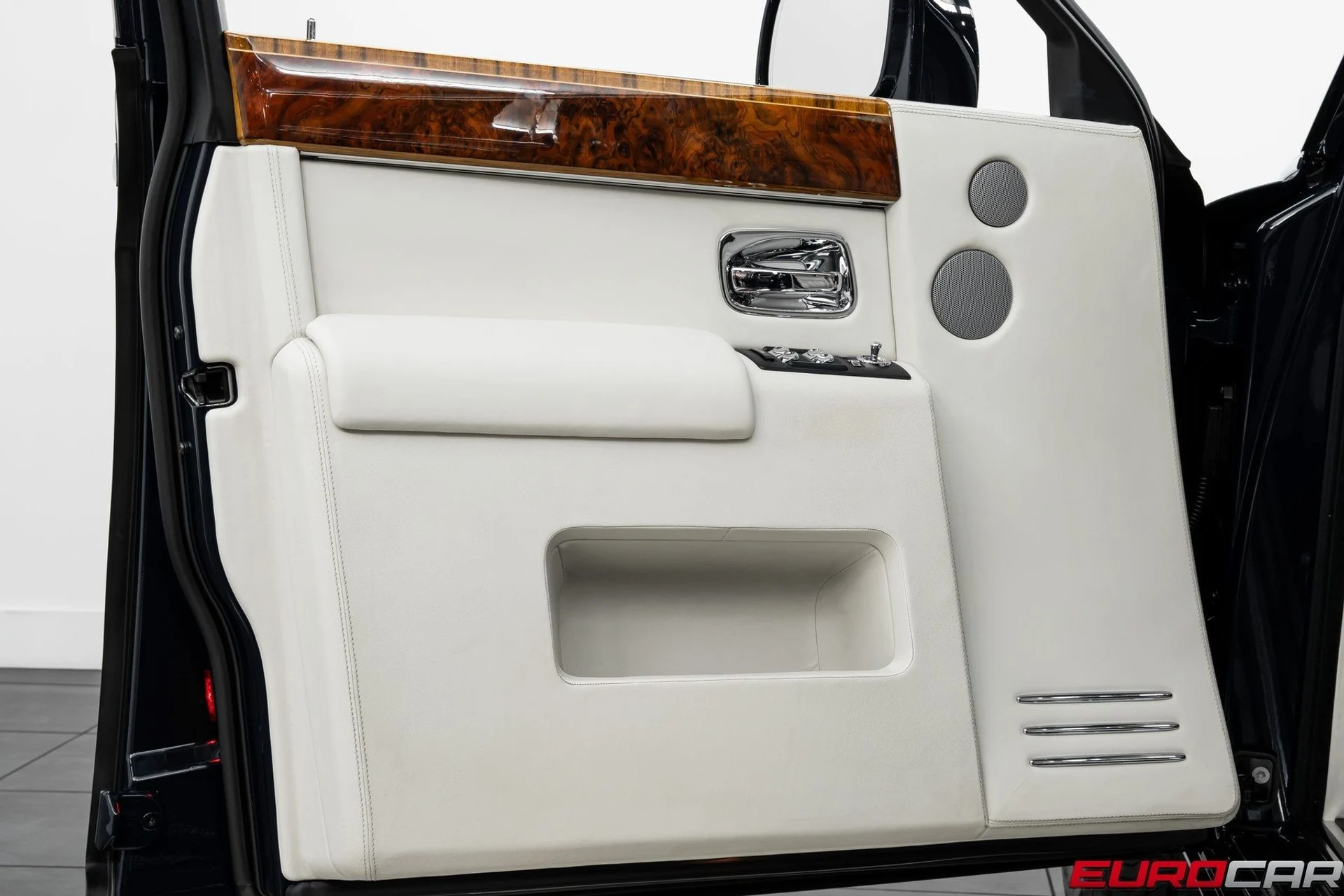 mph020_4106680053_image_21_7e0b42b958