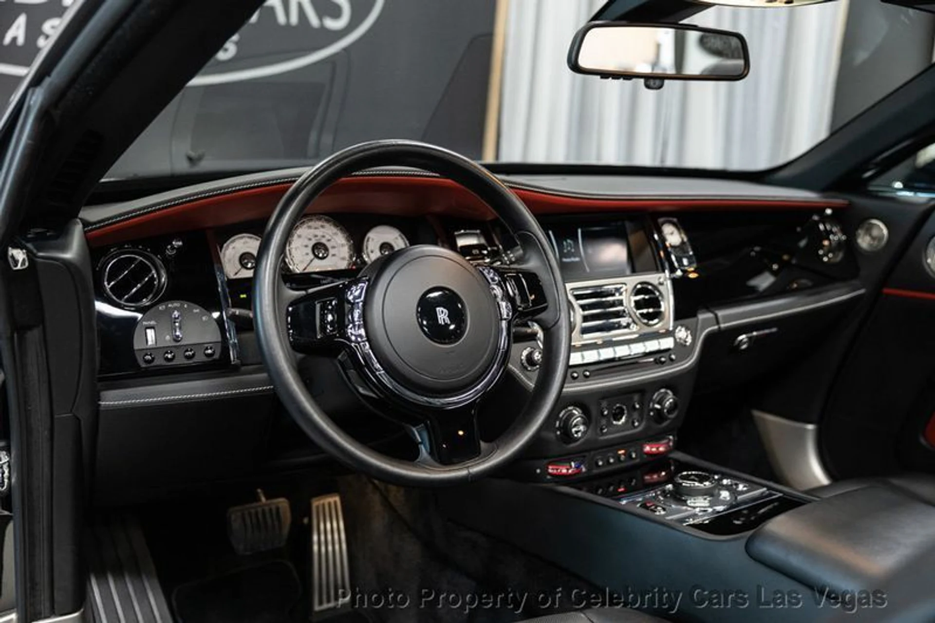 mph020_4110797842_used_2018_rolls_royce_dawn_blackbadge444kmsrp_9707_21770259_21_800_33df79d118