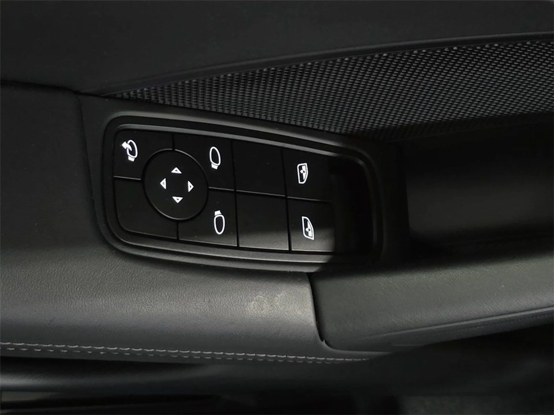 mph020_4111714313_58beaeb7d91b17627ad1e25a66684ed4_663facba2b