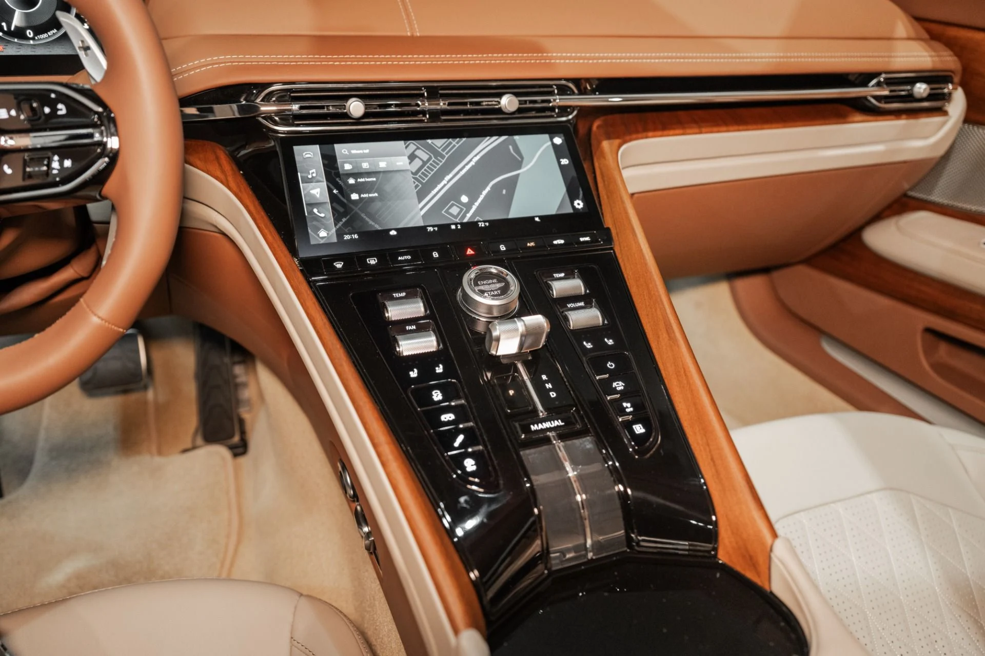 mph020_4117397306_Used_2025_Aston_Martin_DB_12_V8_1762356826_92a8541c14