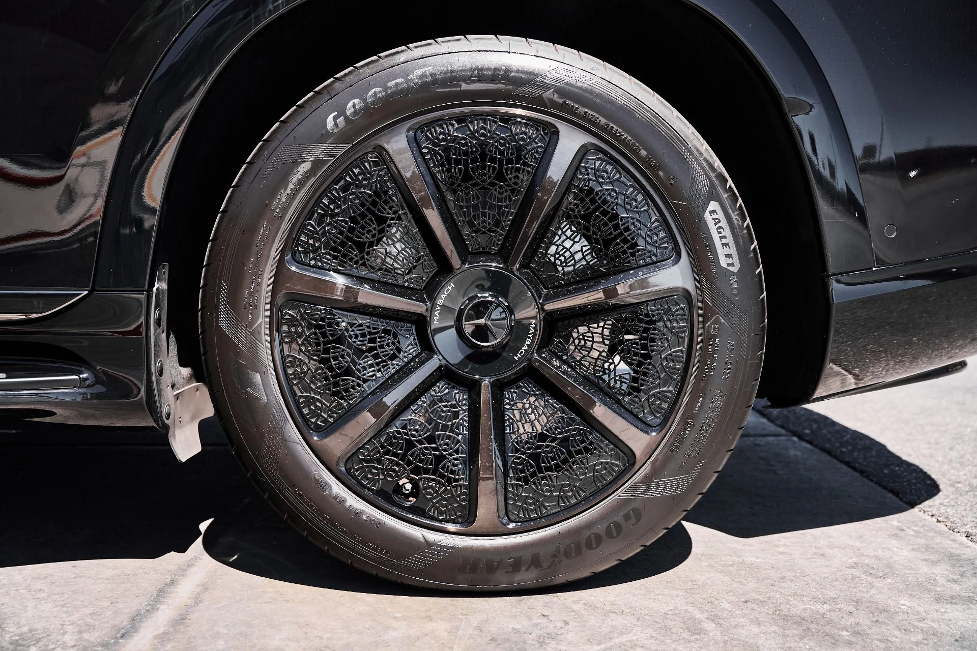 mph020_4118735350_Used_2024_Mercedes_Benz_EQS_Maybach_EQS_680_1775326011_9b26d0ab90