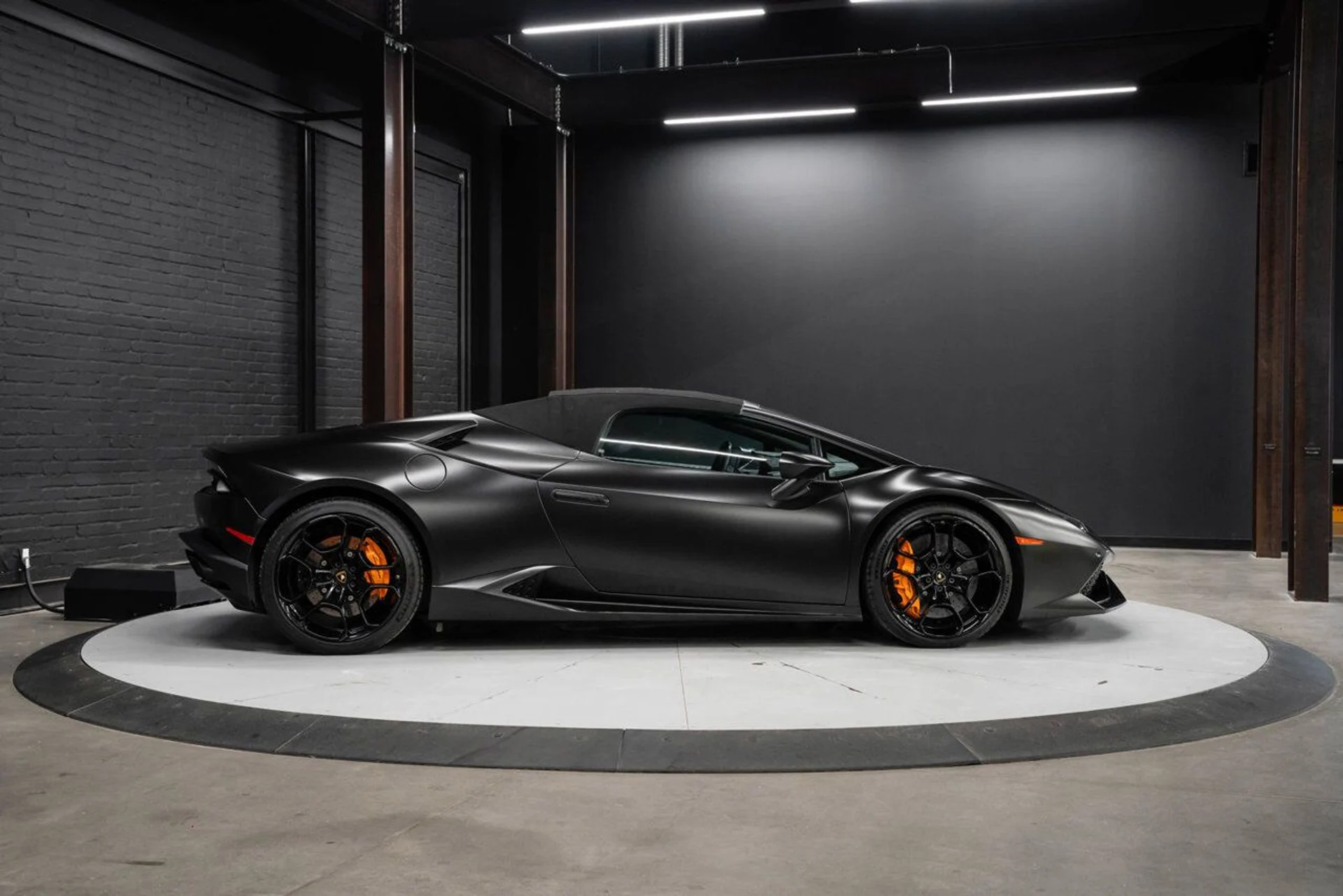 mph020_4121128371_lamborghini_huracan_2016_1a5533c290