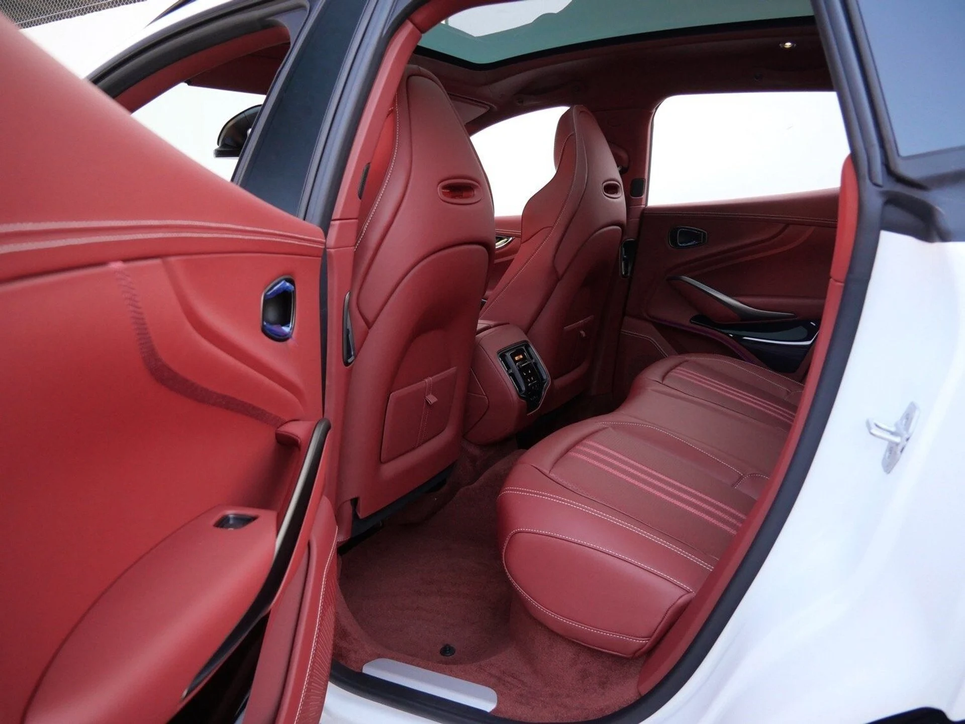 mph020_4124582387_2b515883803889b1e0ef7d0883ec969ex_3e3ea98754