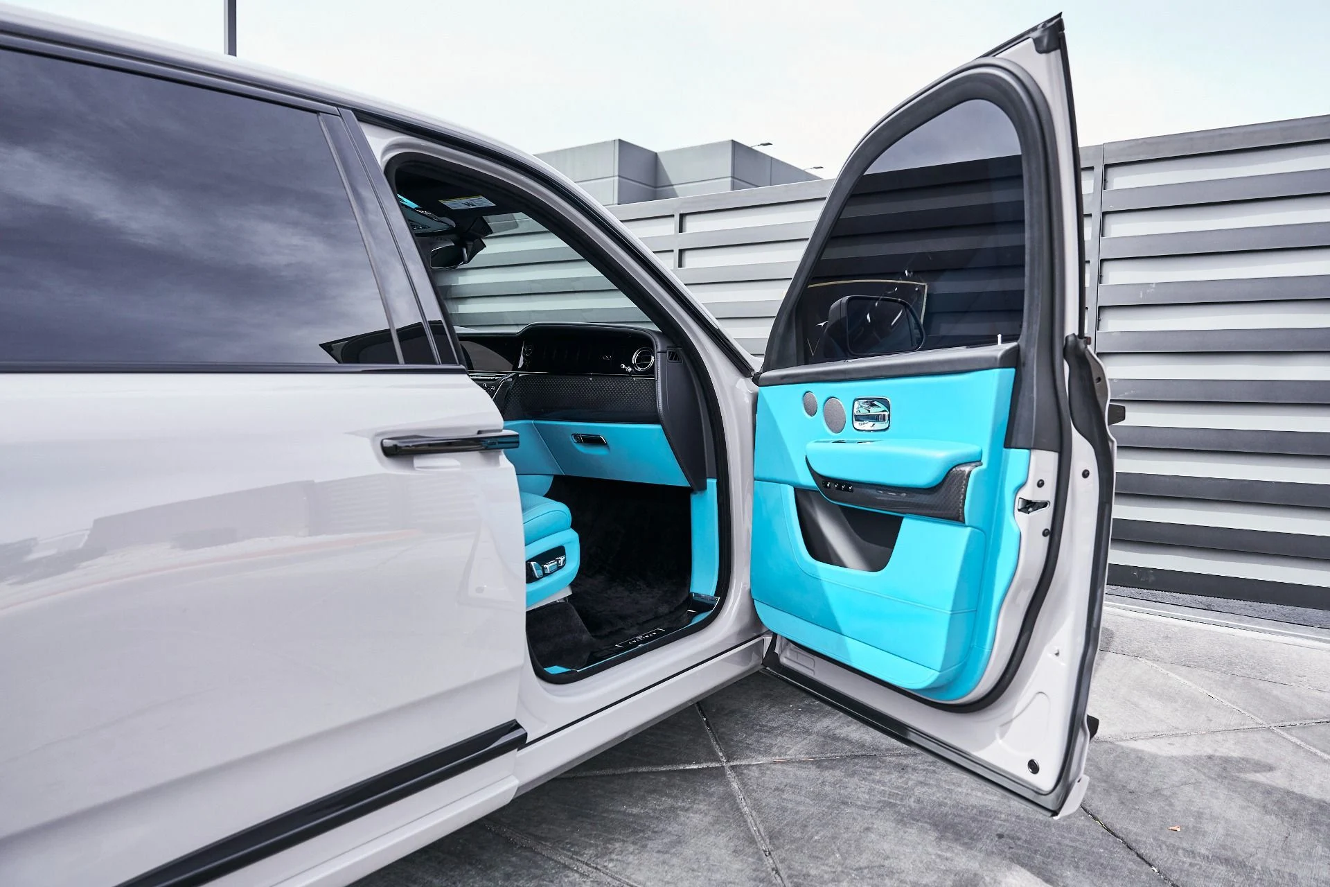 mph020_4127114425_Used_2025_Rolls_Royce_Cullinan_Black_Badge_1774912466_92a2fbdabf