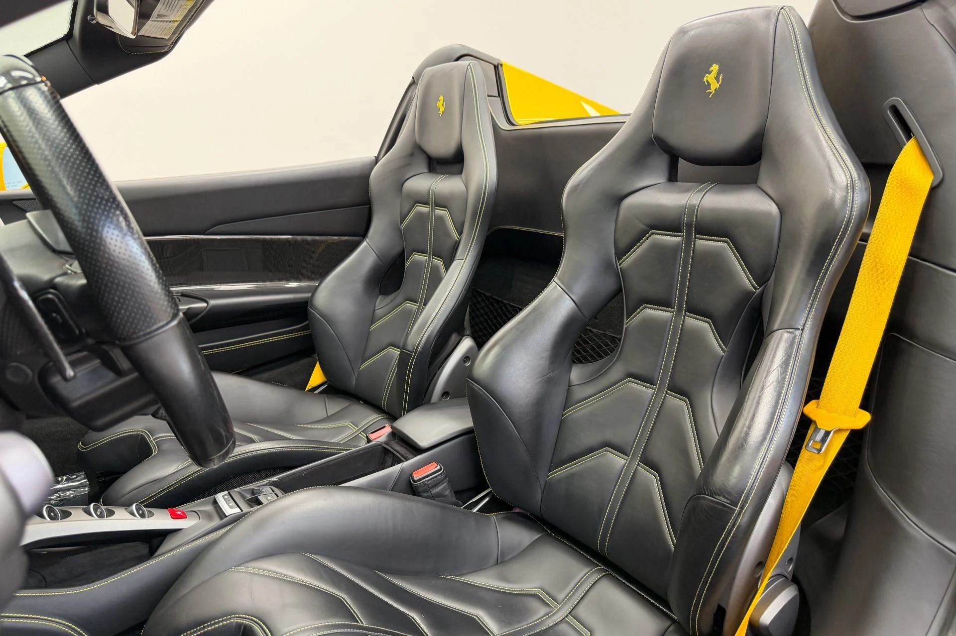 mph020_4129371197_Used_2017_Ferrari_488_Spider_Carbon_Fiber_Racing_Seats_Extensive_Carbon_Fiber_1782928237_00357a2d26