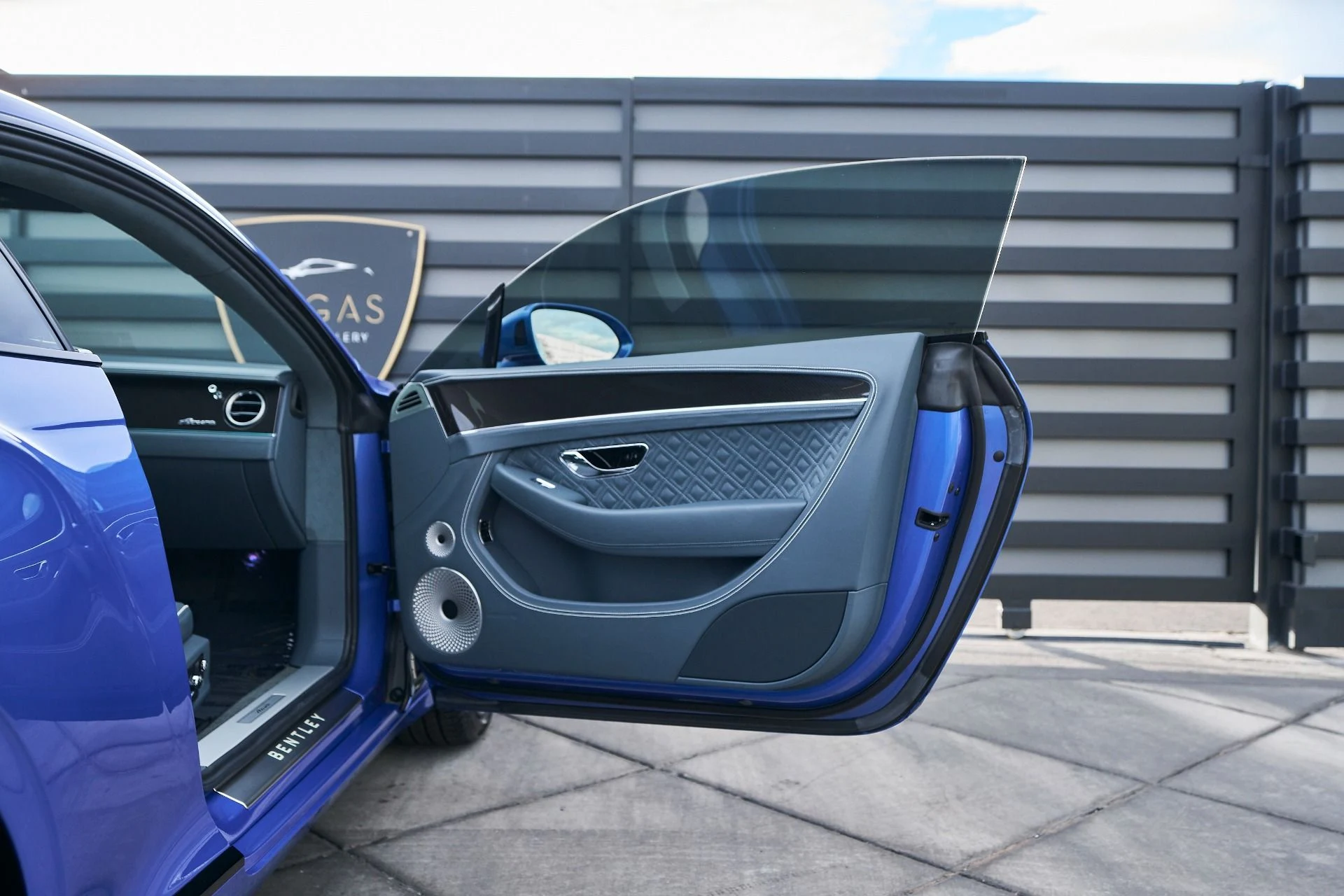 mph020_4133225527_Used_2023_Bentley_Continental_GT_Azure_1761755965_623a38fce8
