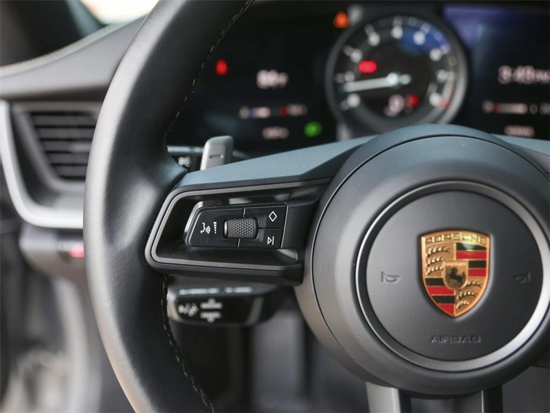 mph020_413387050_Fk_A1_B_Qis_hqnnro_STR_4_T_Ha_Ugq_C8_f6c75e6367