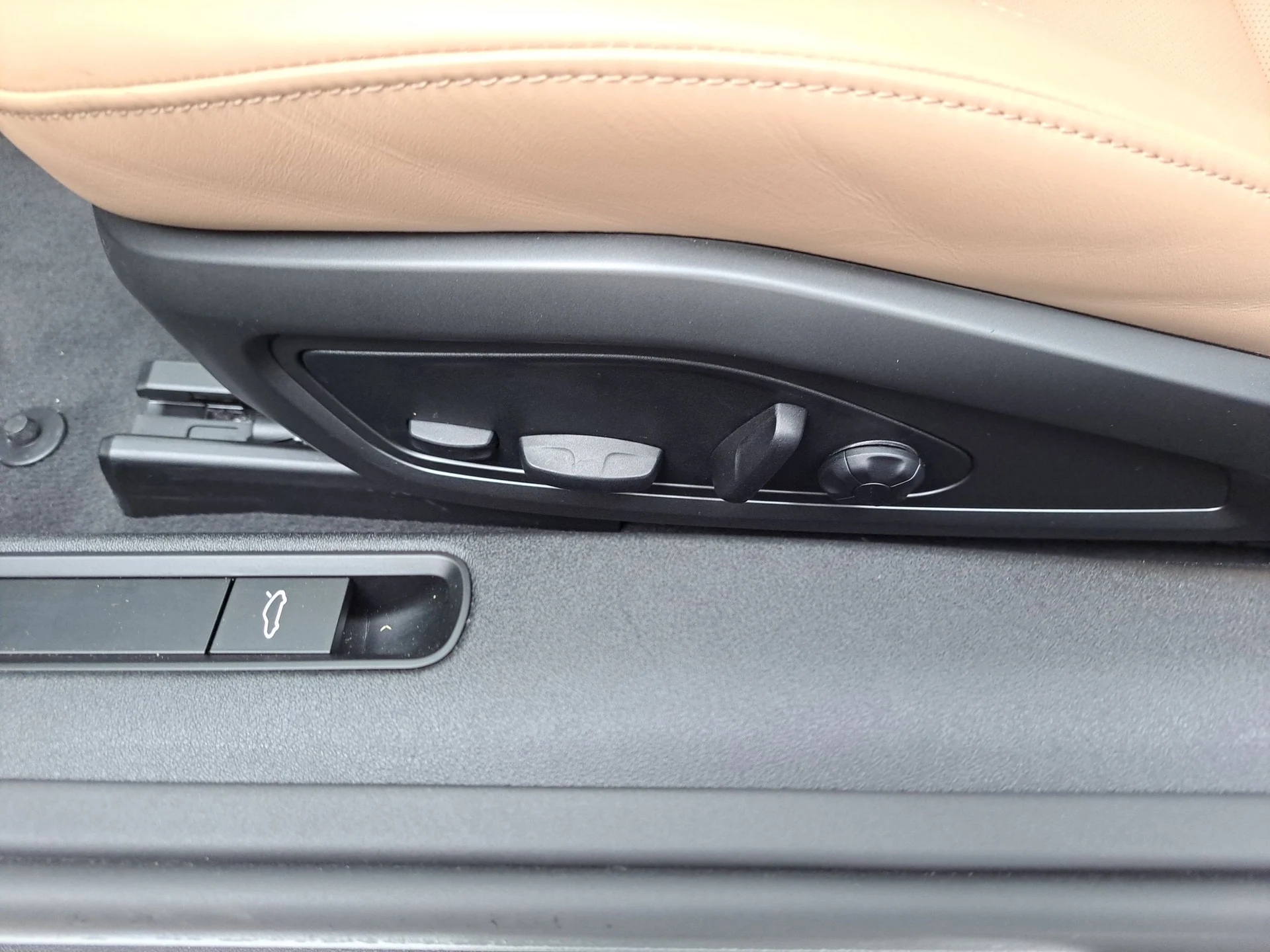 mph020_413613857_2f4e0e09452a7e2f1d0a13a2121fa5eax_3403fb6b50