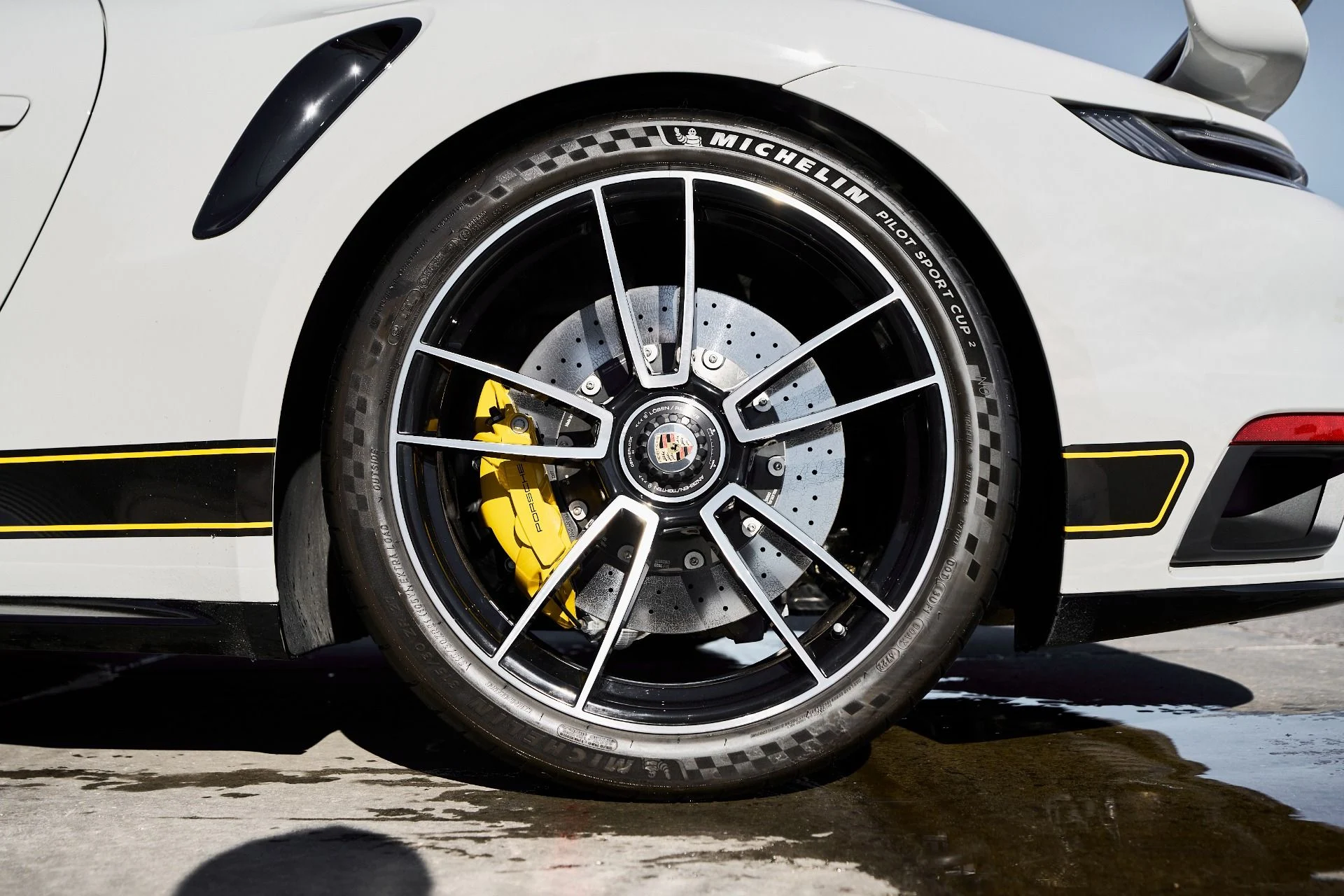 mph020_414083736_Used_2021_Porsche_911_Turbo_S_1765592916_4e3b2c0b2e