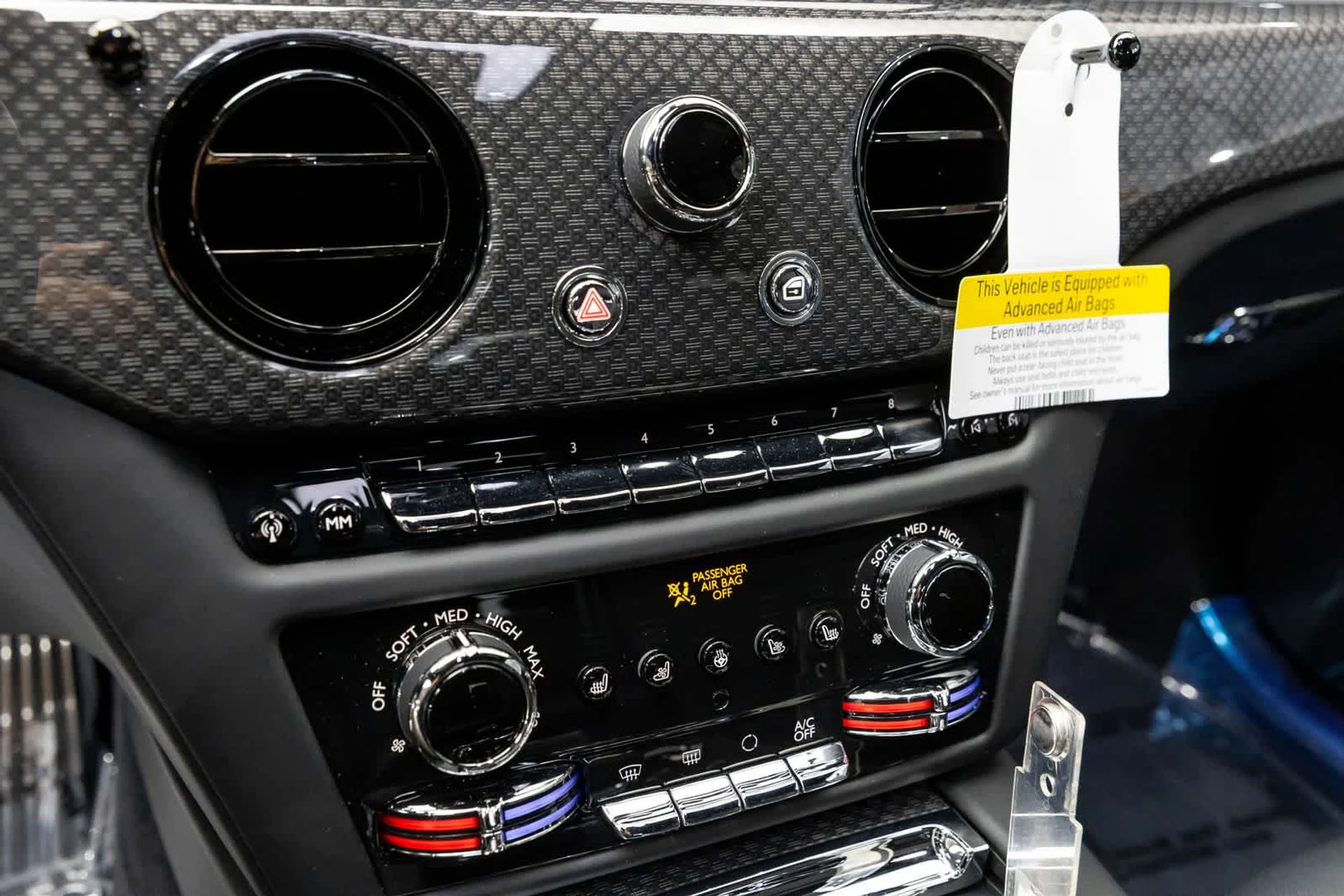 mph020_414584645_21_f7b96161f4