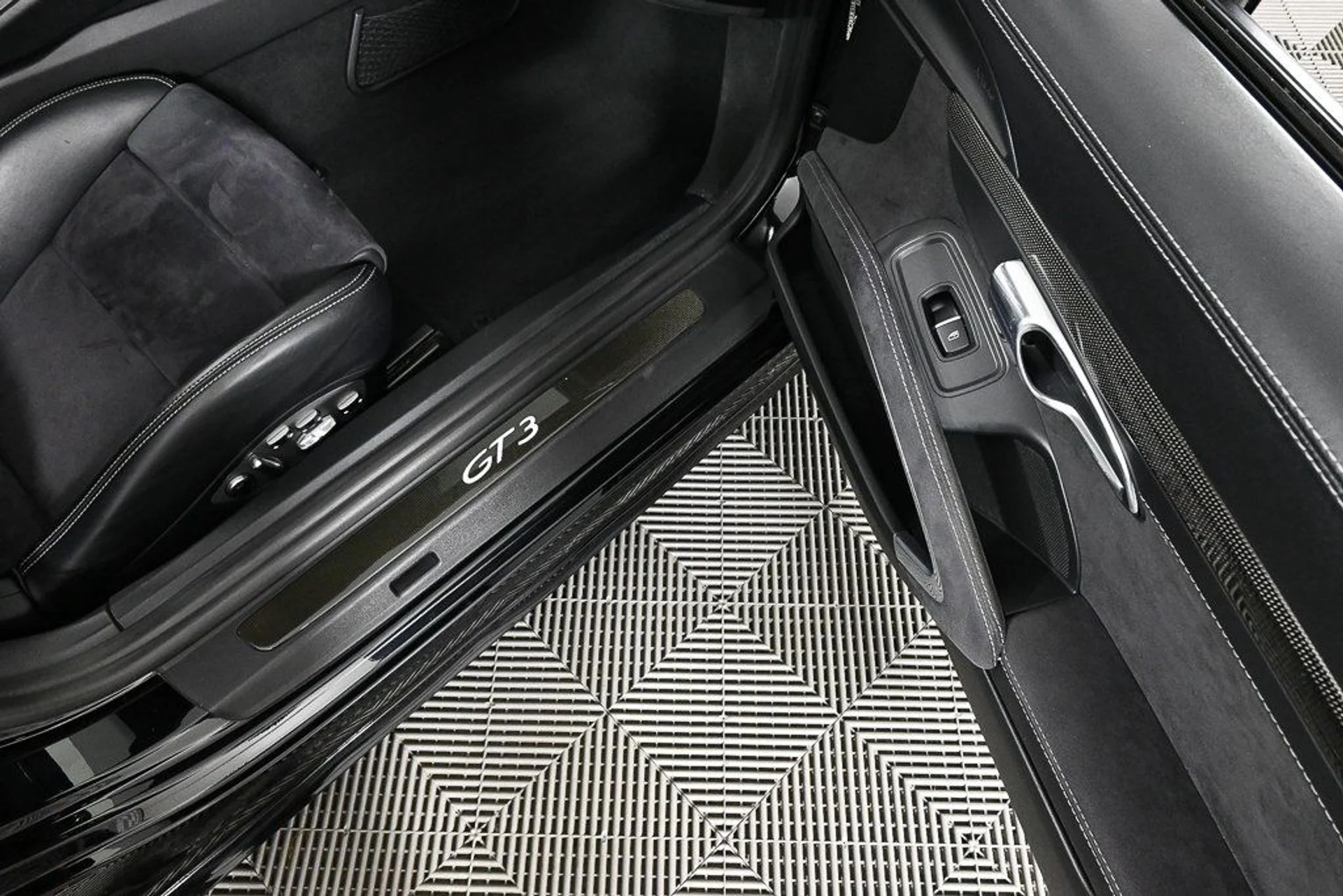 mph020_4163473770_eeaa776819ffee0a54bff70d0f4877af_4435ed7b8d