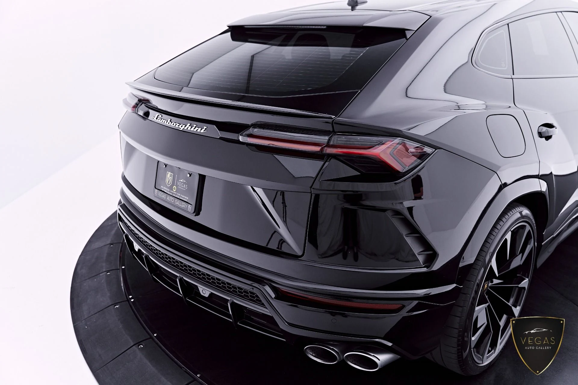mph020_4173594010_Used_2022_Lamborghini_Urus_1782338930_cc71d63fed