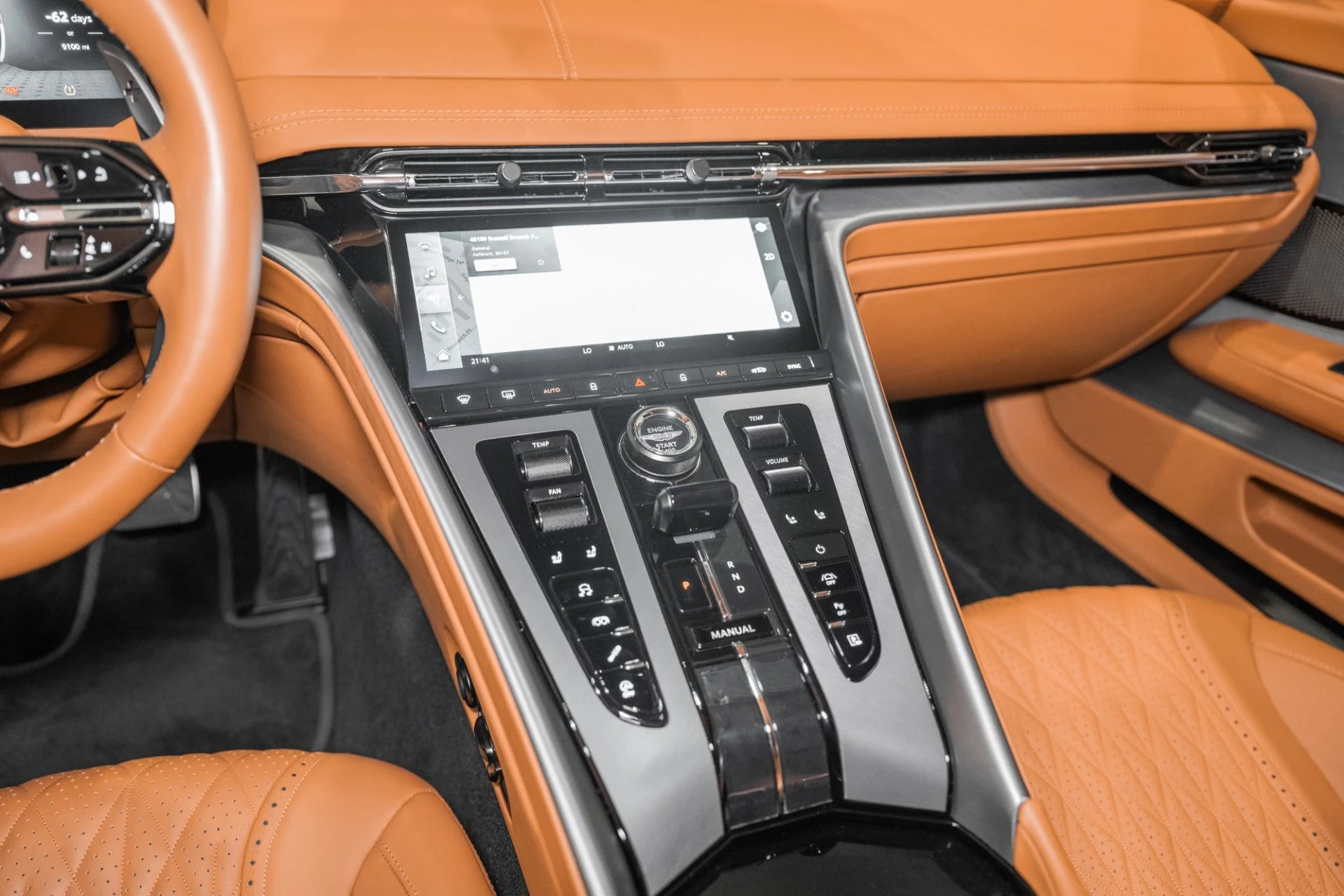 mph020_4179623303_Used_2024_Aston_Martin_DB_12_V8_COUPE_1784304834_f6e4ceda9f