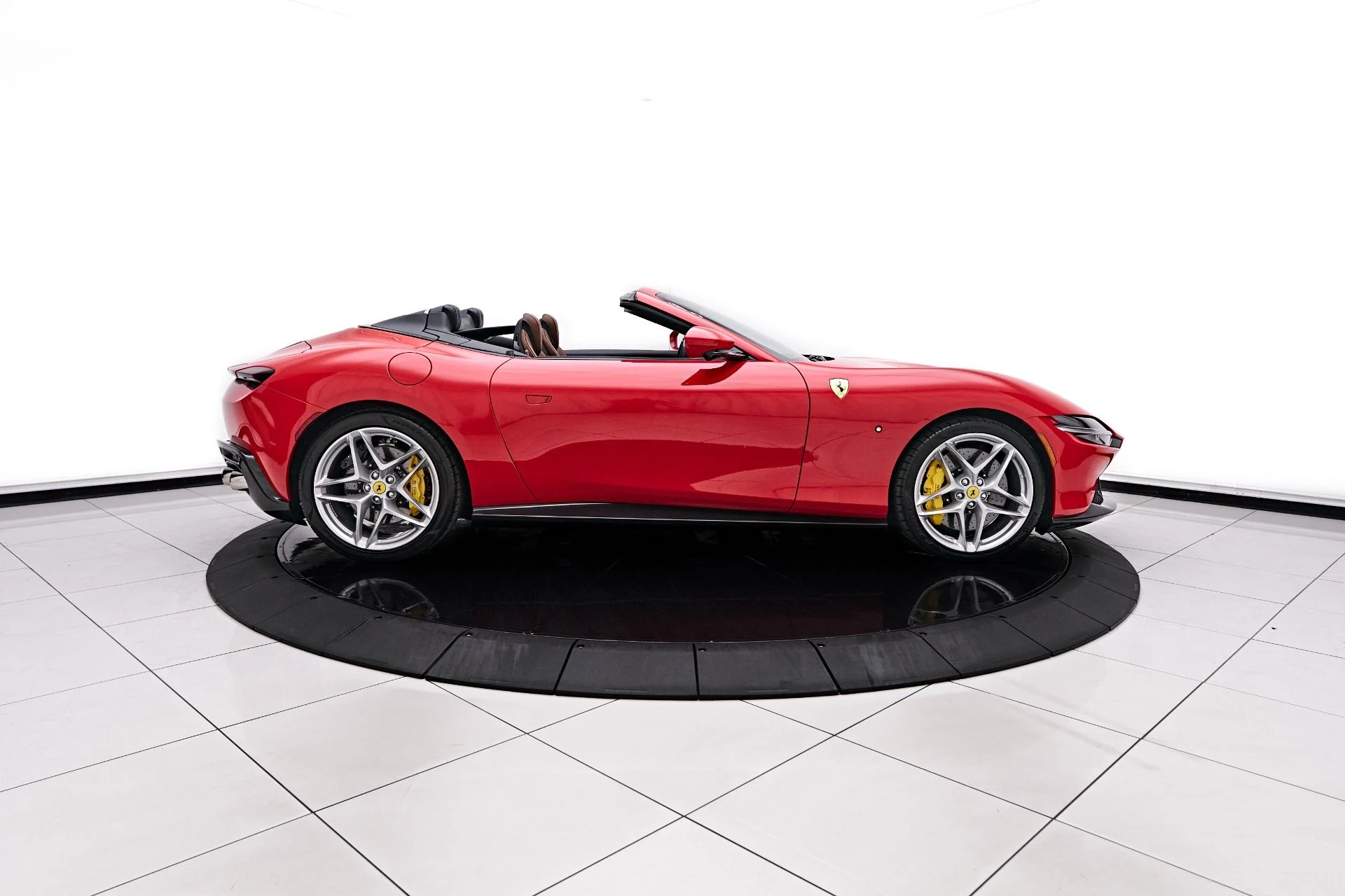 mph020_419056360_Used_2024_Ferrari_Roma_Base_1757783494_d2a276d57b