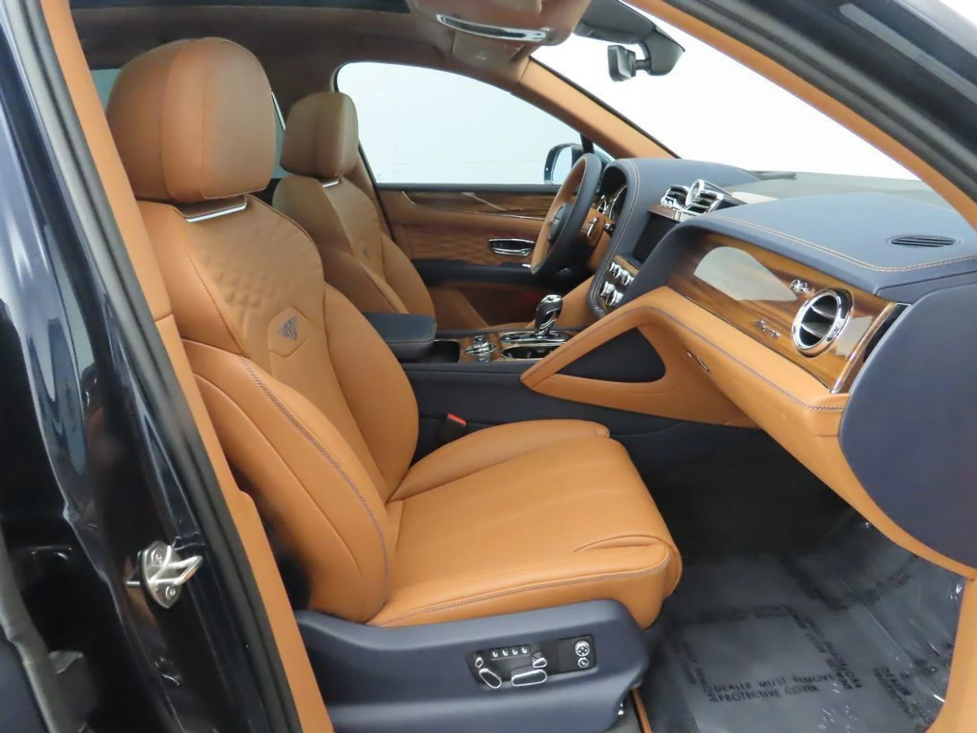 mph020_4196454664_new_2025_bentley_bentayga_v8awd_8119_22910535_21_1024_f6d6ca4dde