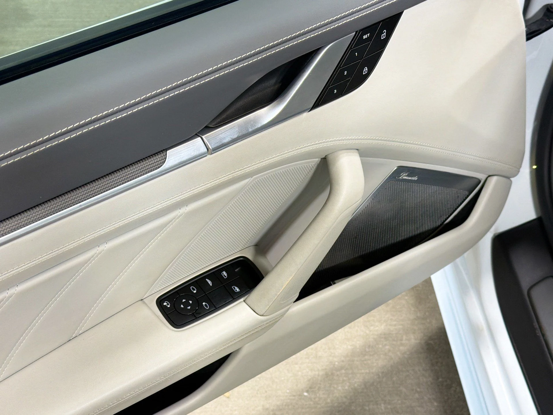 mph020_4196674715_658121e255010ada798998b62a308a0f_1b6e44728d