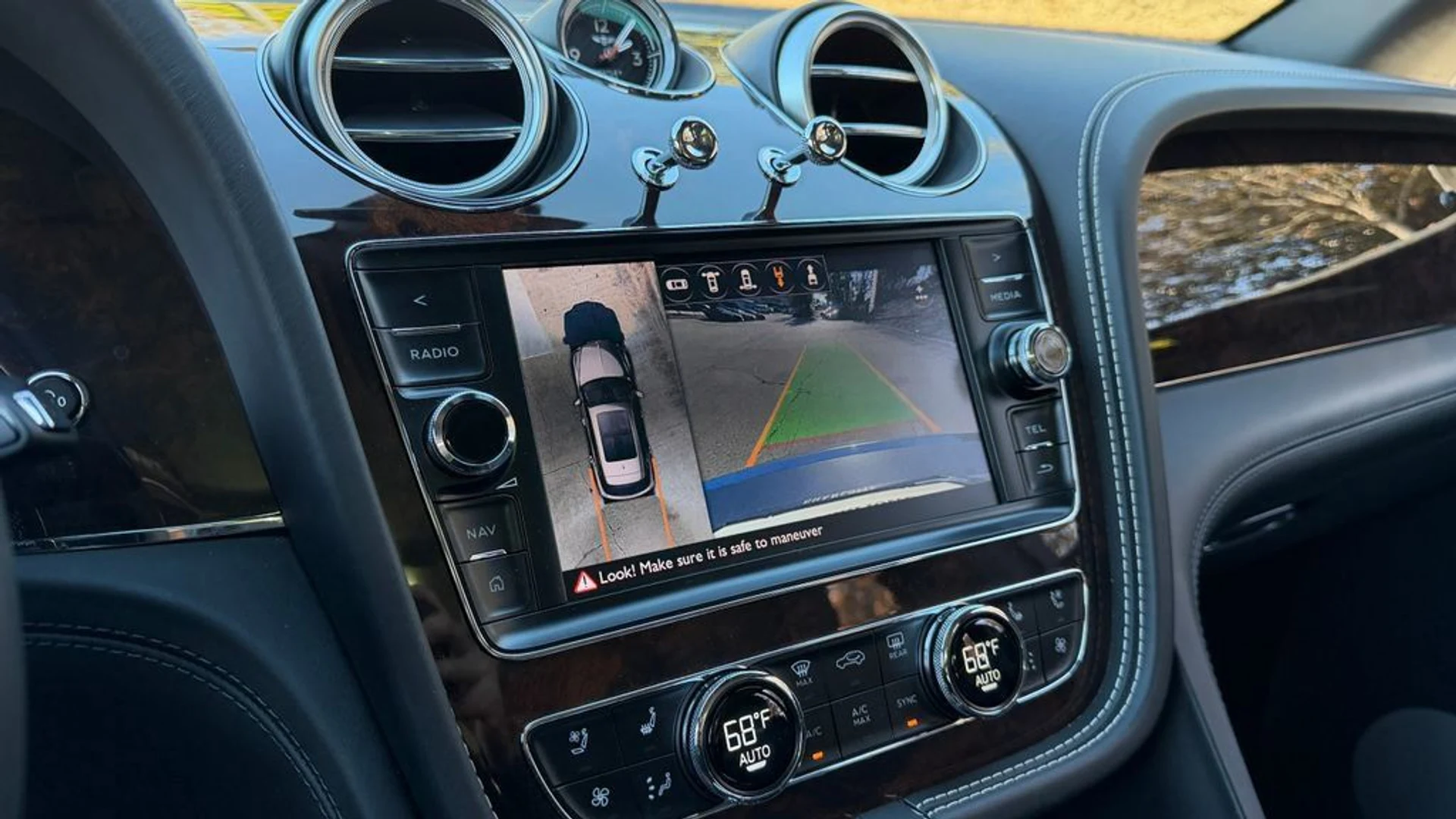 mph020_419890196_6bdc8384385943d3bd51dca080a3c215_d23eab50d9