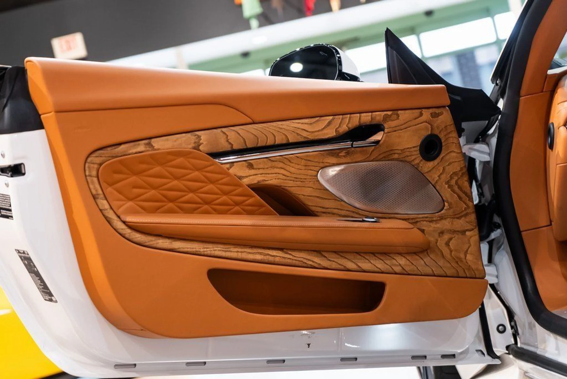 mph020_4200895132_f581f4bf7e73642210d03435338d31db_1babb3215f