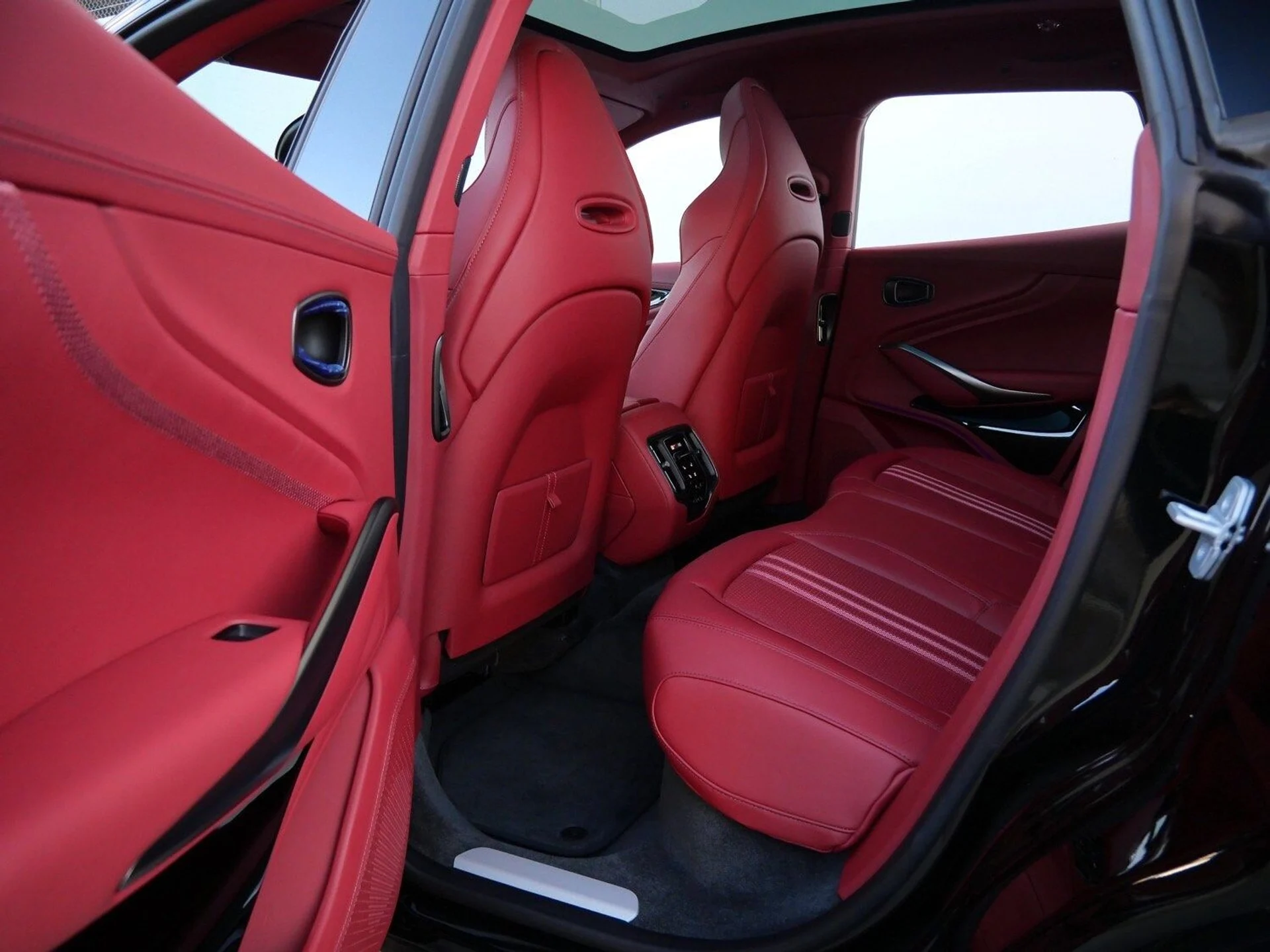 mph020_4206752131_2b0856f29dbf58760f0f2a2c127d0e64x_44a8703878